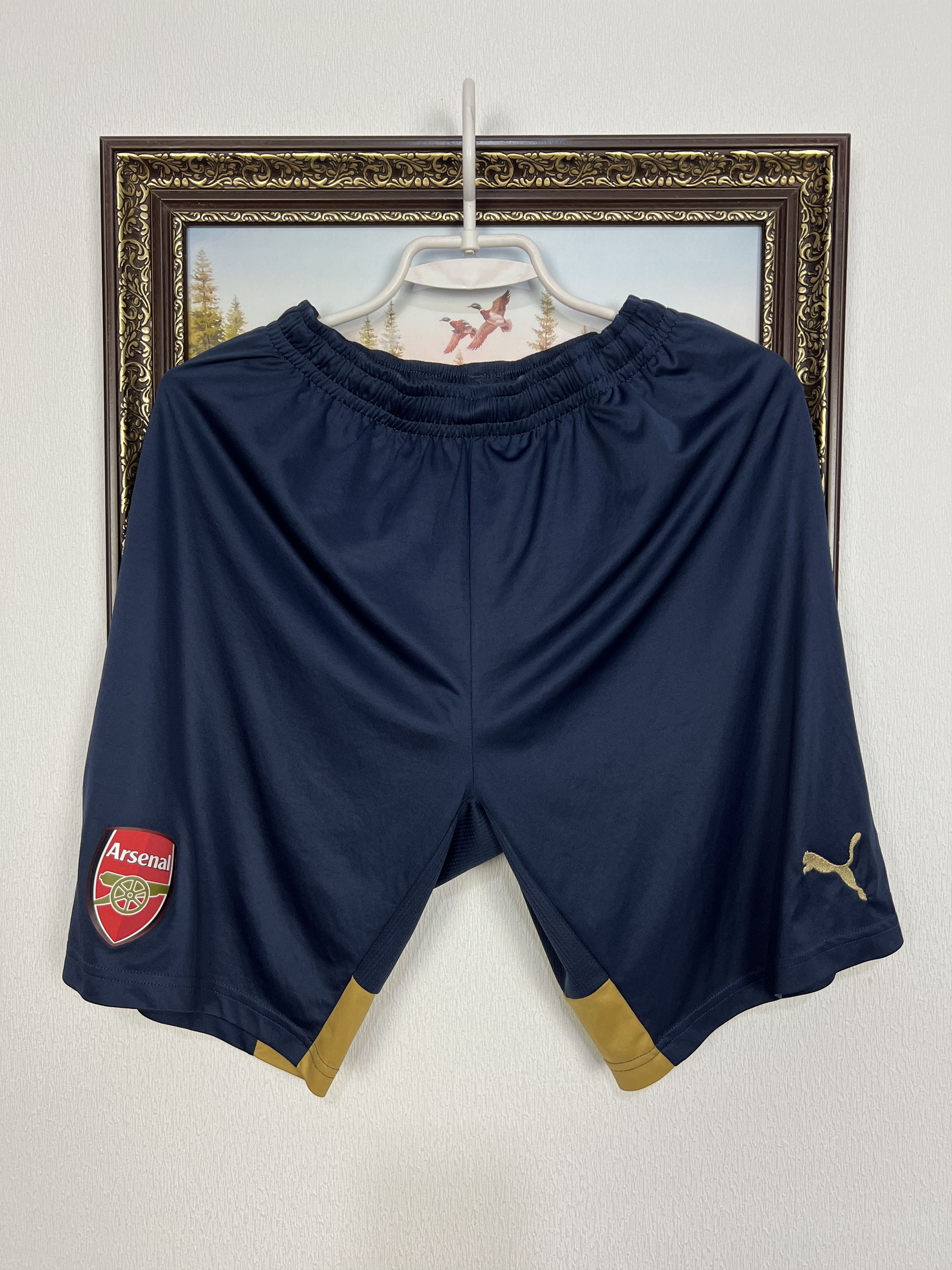 Puma Puma Arsenal Football Shorts Soccer Gunners Athletic Rare Size US 32 / EU 48 - 1 Thumbnail