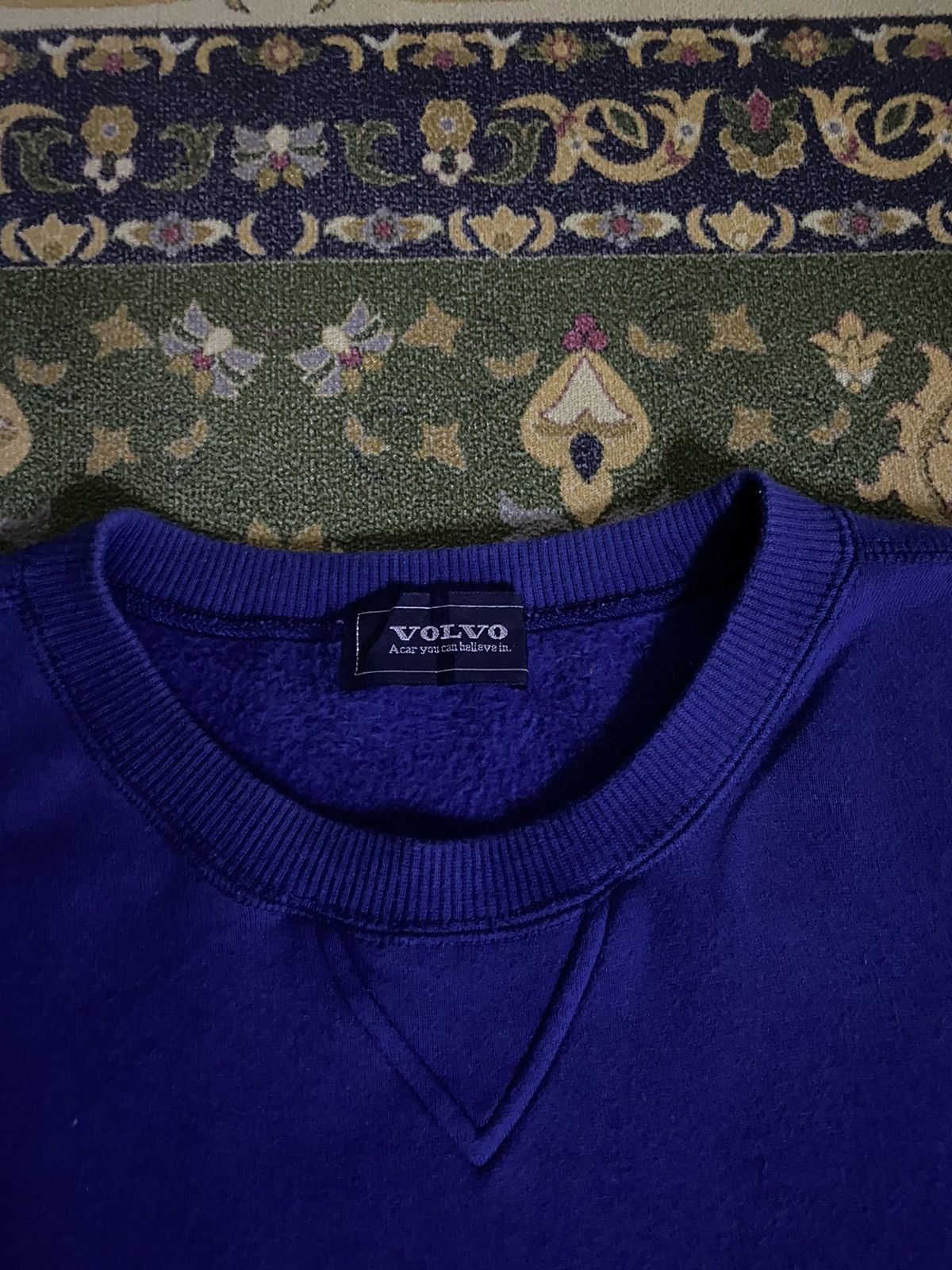 Vintage Vintage Volvo V Line Spell Out Sweatshirt Size US L / EU 52-54 / 3 - 4 Thumbnail