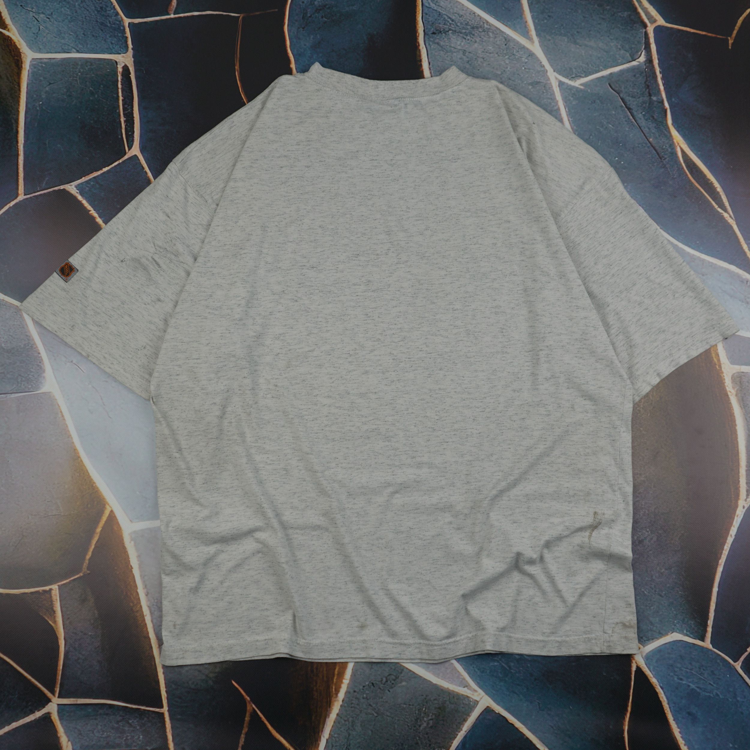 NHL × Vintage Vintage 90s Mighty Ducks Thrashed Distressed T-Shirt Size US XL / EU 56 / 4 - 13 Thumbnail