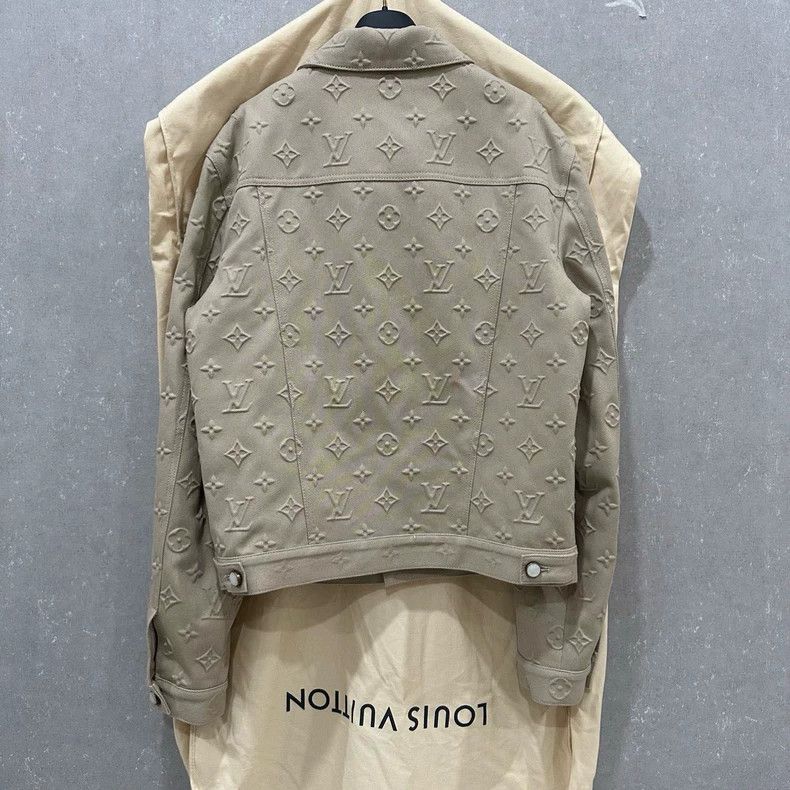 Louis Vuitton Louis Vuitton Embossed full print denim jacket 2505-Nextarr Size US M / EU 48-50 / 2 - 2 Thumbnail