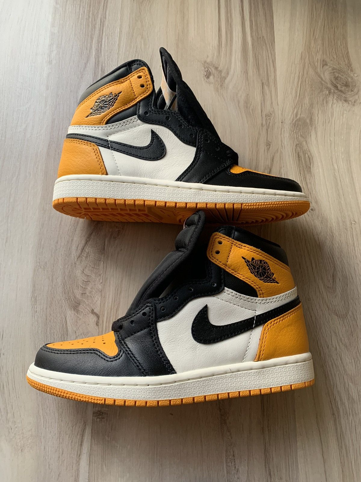 Nike Air Jordan 1 Retro High TAXI Yellow Toe Size US 5.5 / IT 35.5 - 2 Thumbnail