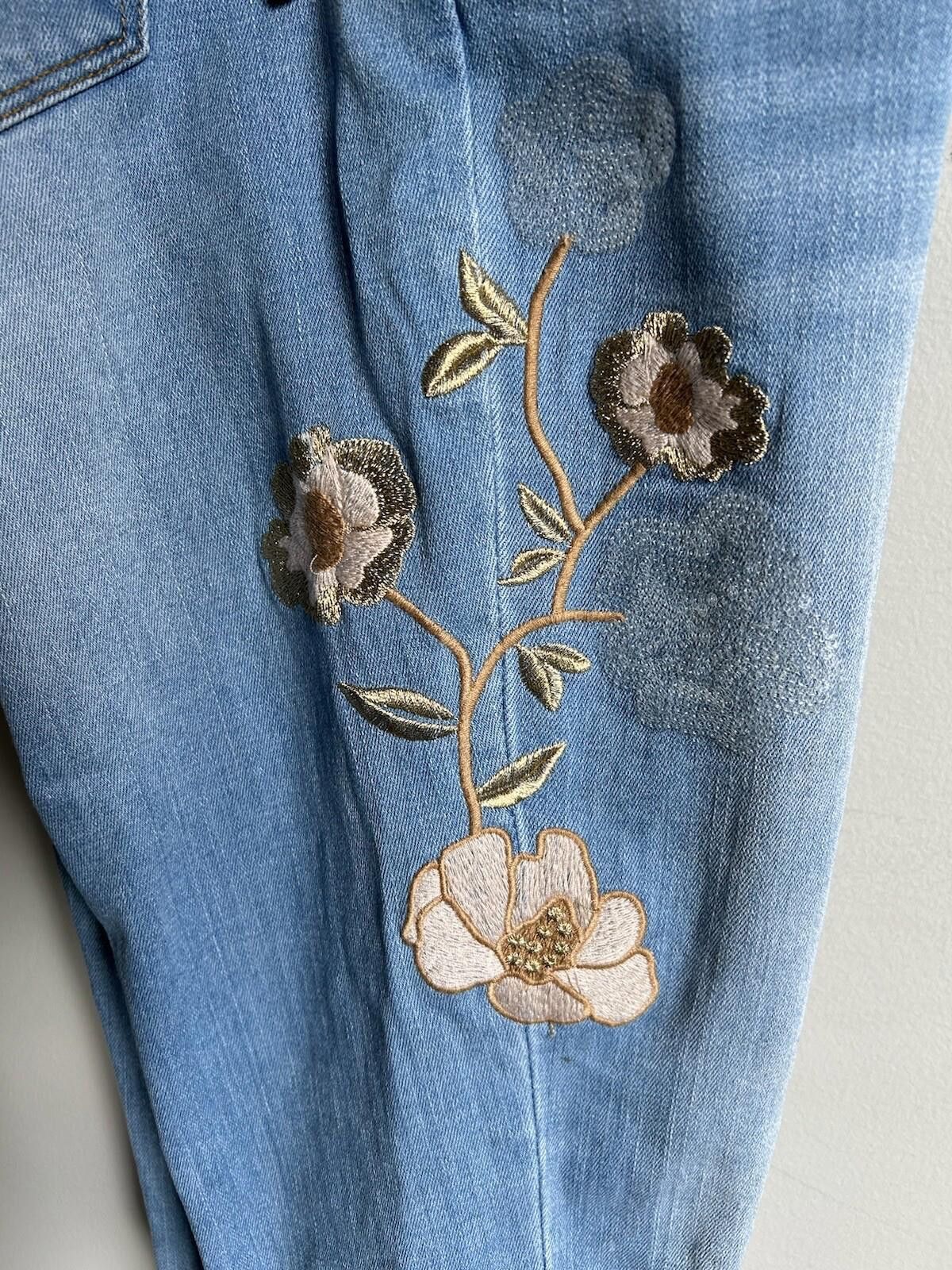 Dolce & Gabbana Grab Hi Rise Blue Jean Embroidered Sequin Flower-Sz 29 (12) Size 29" - 2 Thumbnail