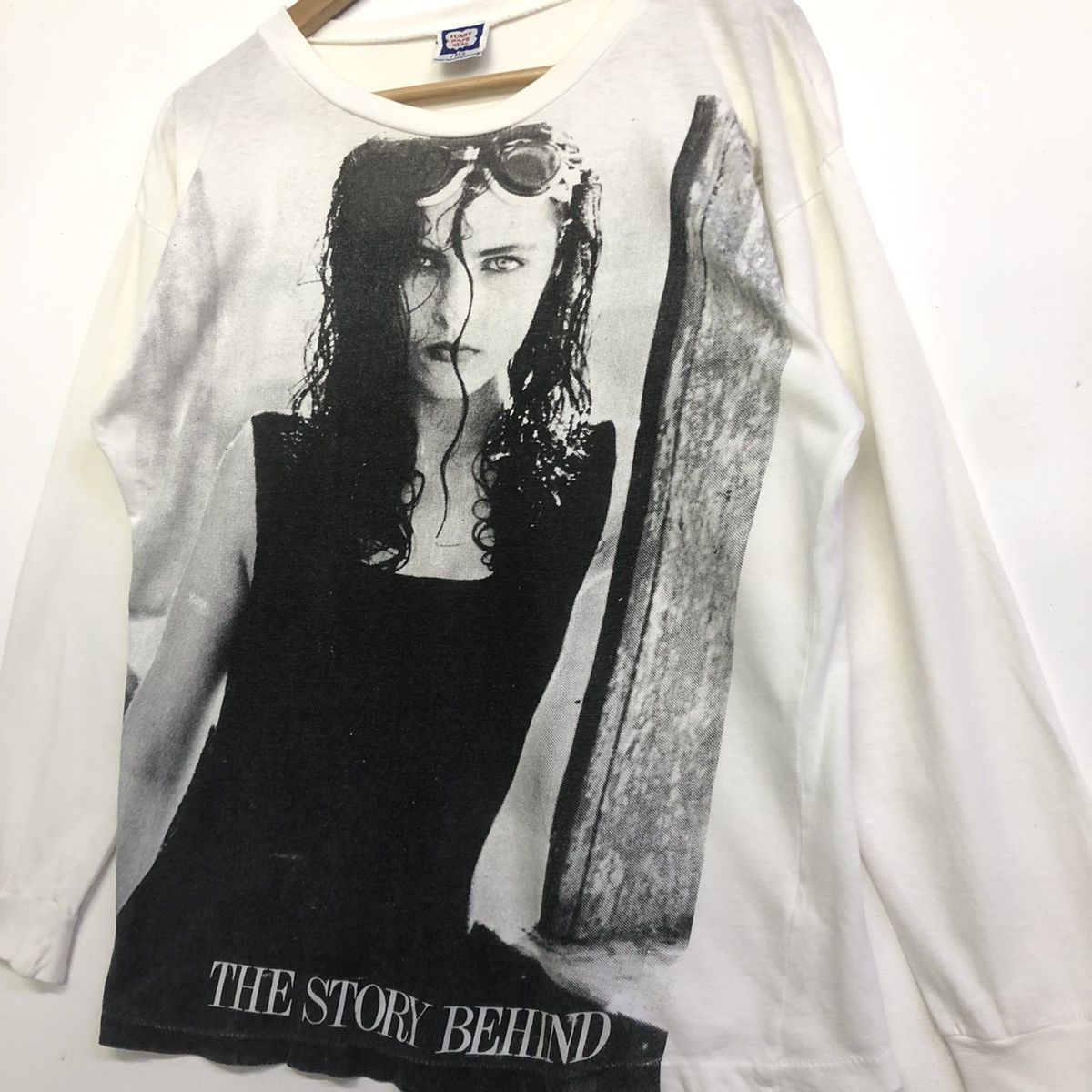Vintage VINTAGE FUNKY BASS WEAR THE STORY BEHIND BIG PRINT SHIRT Size US M / EU 48-50 / 2 - 4 Thumbnail