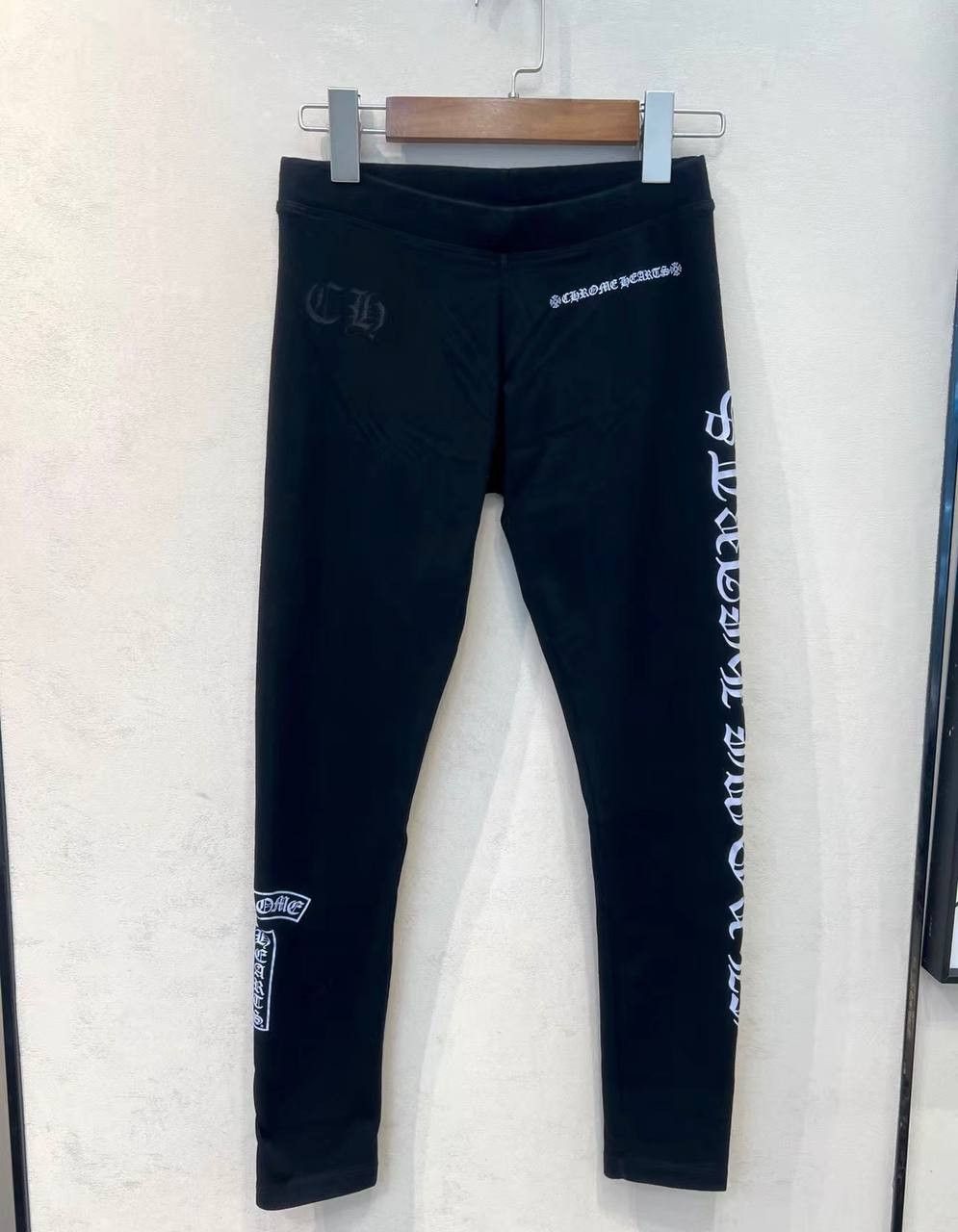 Chrome Hearts ChromeHearts casual black track pants Size 26" / US 2 / IT 38 - 1 Thumbnail