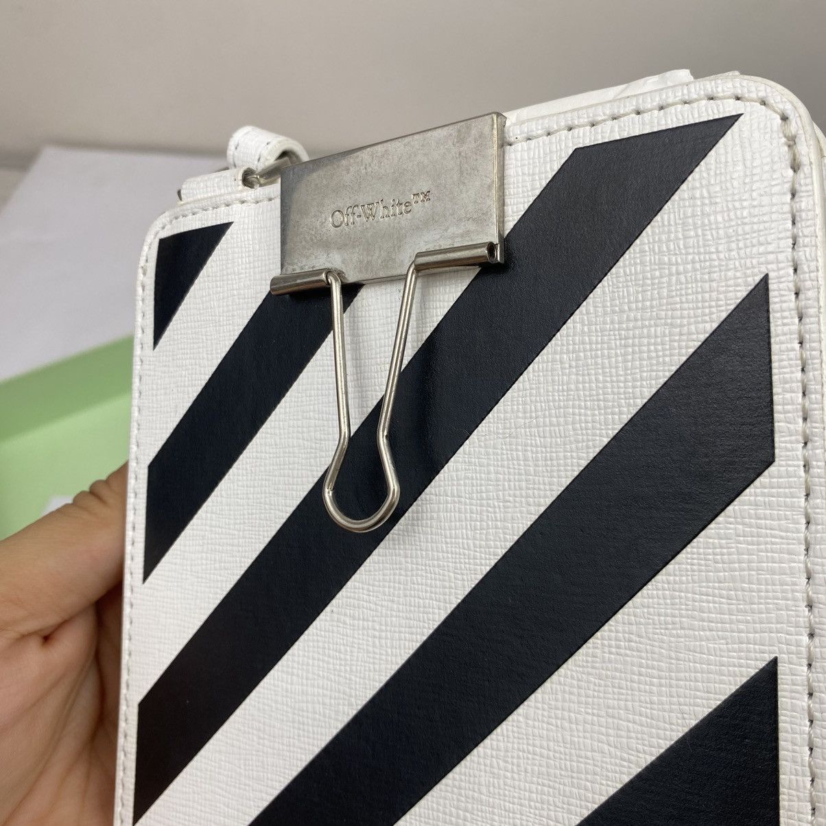 Off-White Off White Virgil Abloh Logo Crossbody Shoulder IPHONE Bag Size ONE SIZE - 13 Thumbnail