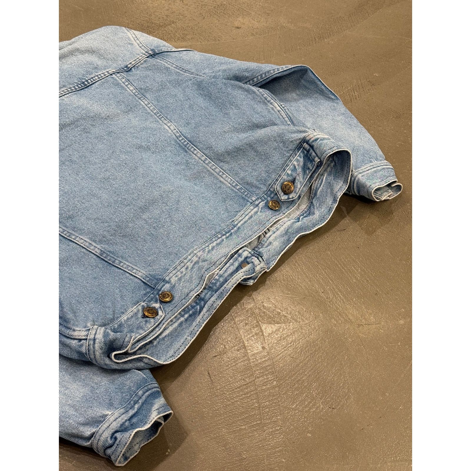 Giorgio Armani 1990s Armani oversized denim jacket Size US S / EU 44-46 / 1 - 5 Thumbnail