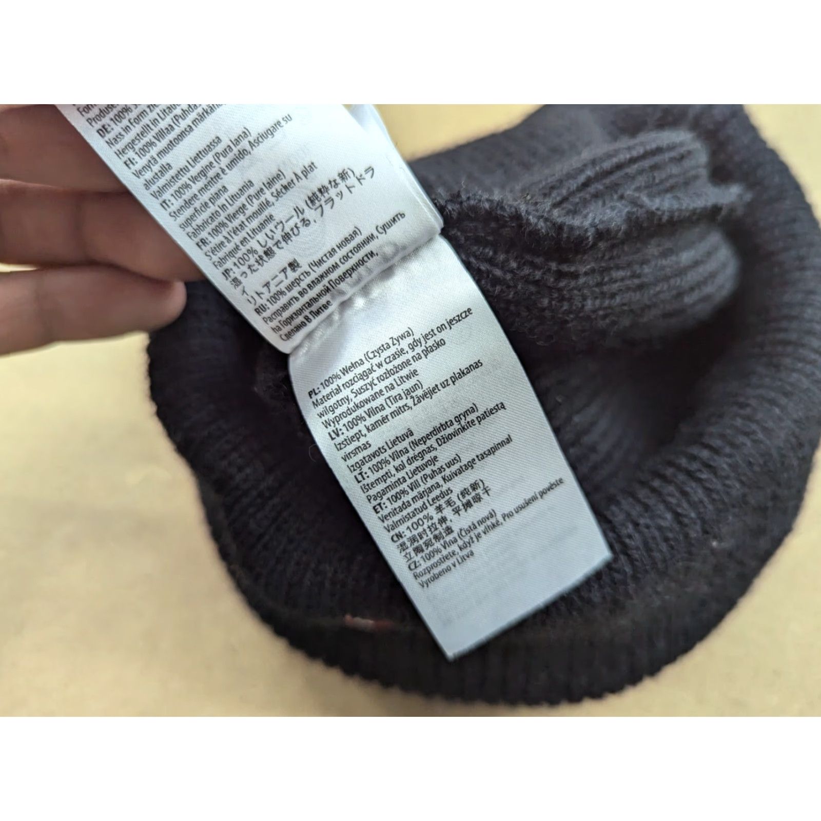 Vintage Devold Wool Beanie Hat One Size Black Knit Cuffed Winter Lightweight Quick Dry Stretch Casual Unisex Adults Beanie Mens Womens Size ONE SIZE - 5 Thumbnail