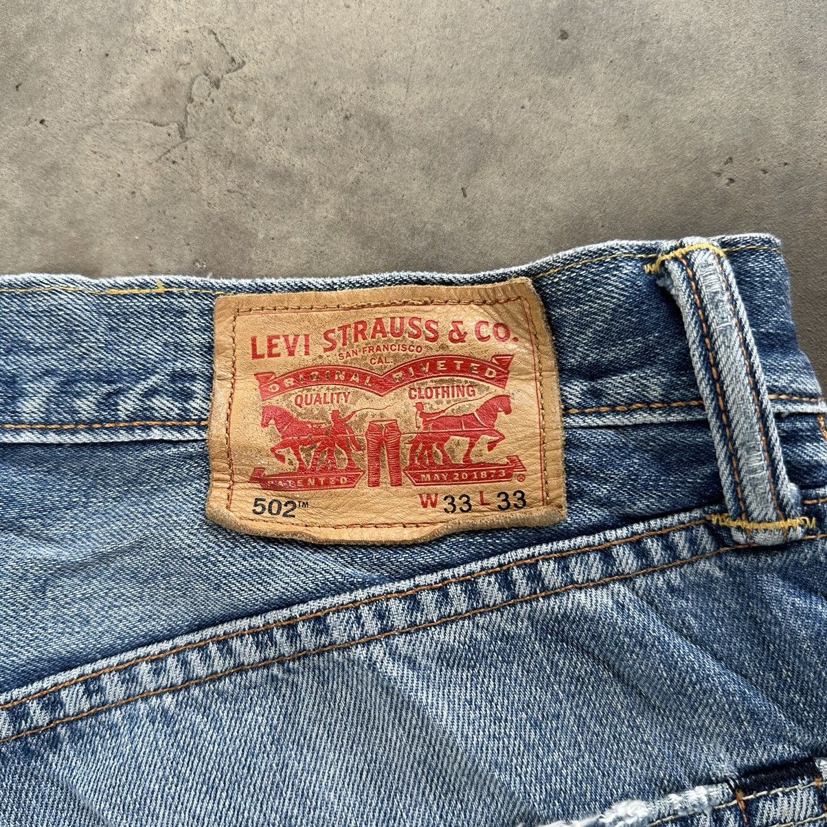 Japanese Brand Vintage Levi’s 502 Distress Raw Faded Denim Jean Size 35 Size US 35 - 15 Thumbnail