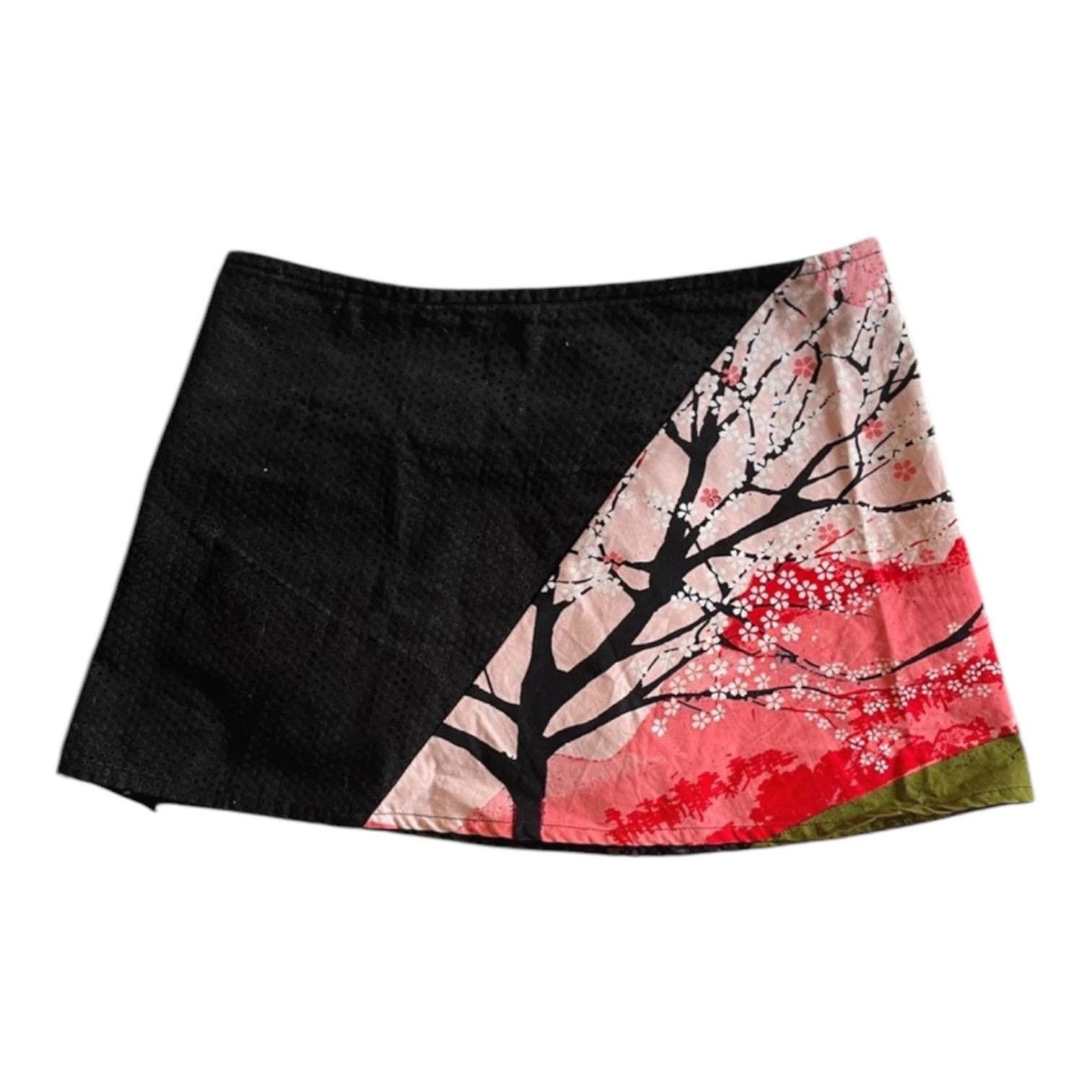 Custo Barcelona Custo Barcelona Cherry Blossom Anime Skirt & Bolero Set Size 27" / US 4 / IT 40 - 9 Thumbnail