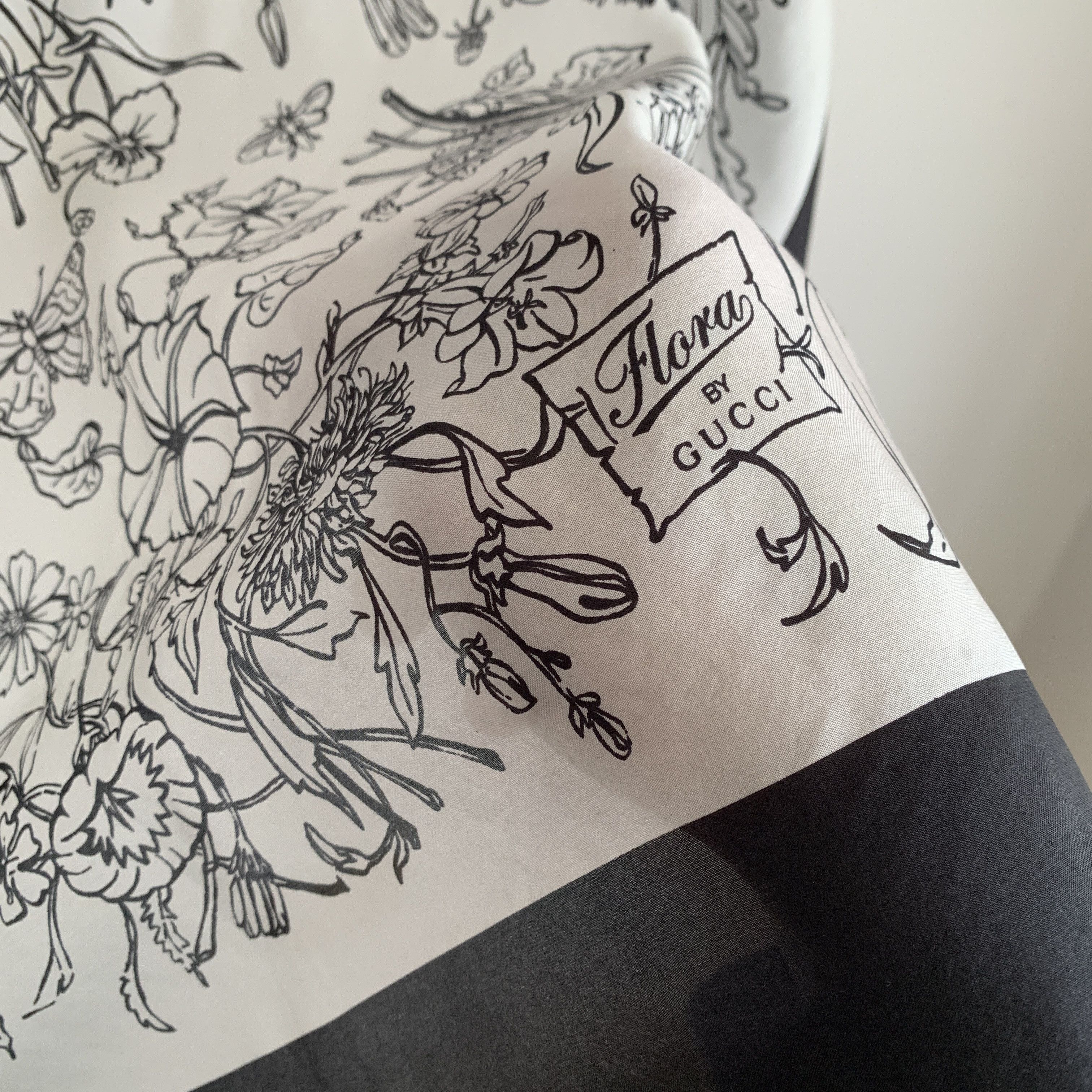 Gucci Gucci Silk Floral Print Scarf Size ONE SIZE - 3 Thumbnail