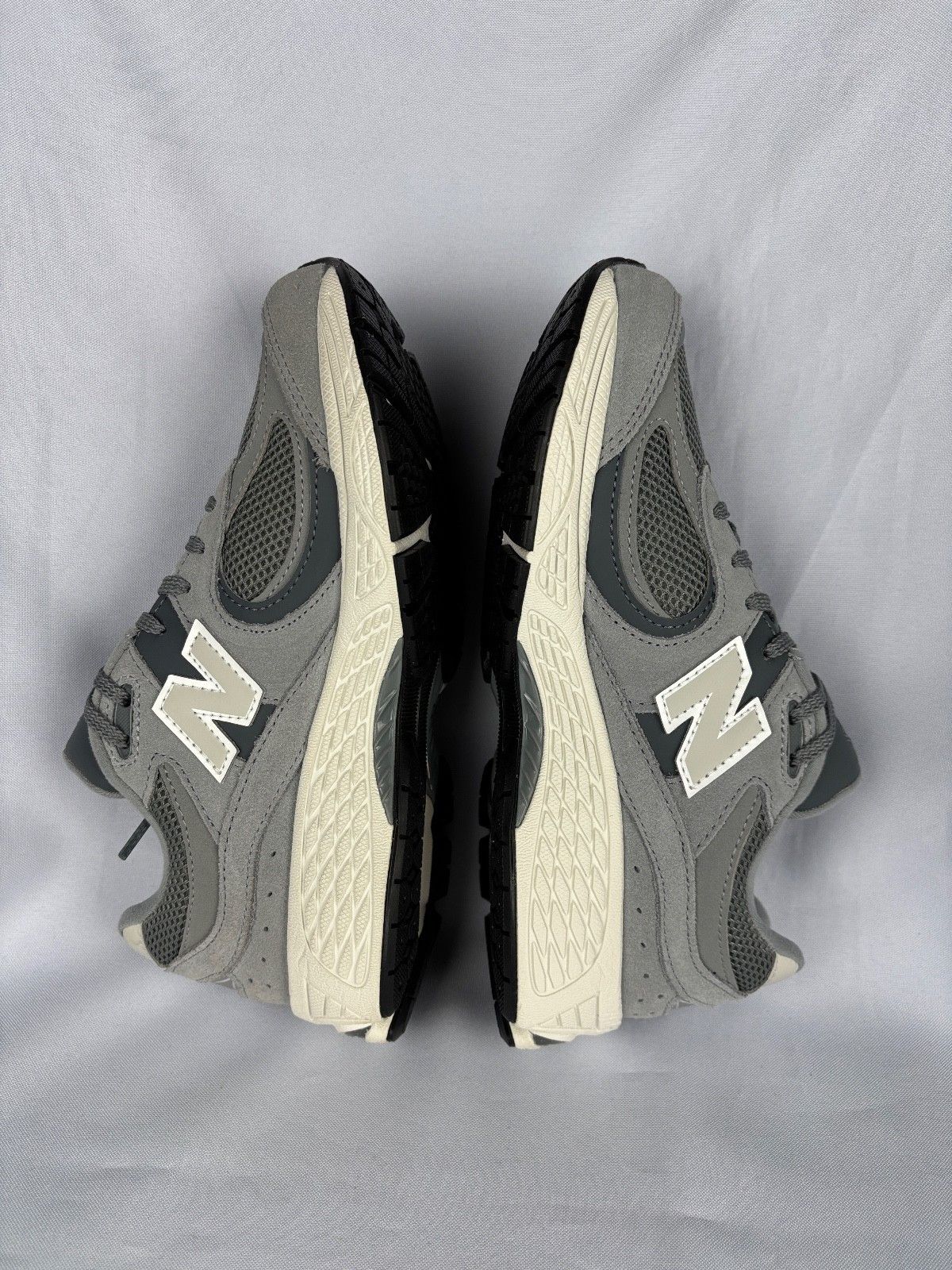New Balance New Balance 2002R Suede Shoes US 6 UK 4 EU 37 CM 22.5 Size US 6 / IT 36 - 4 Thumbnail