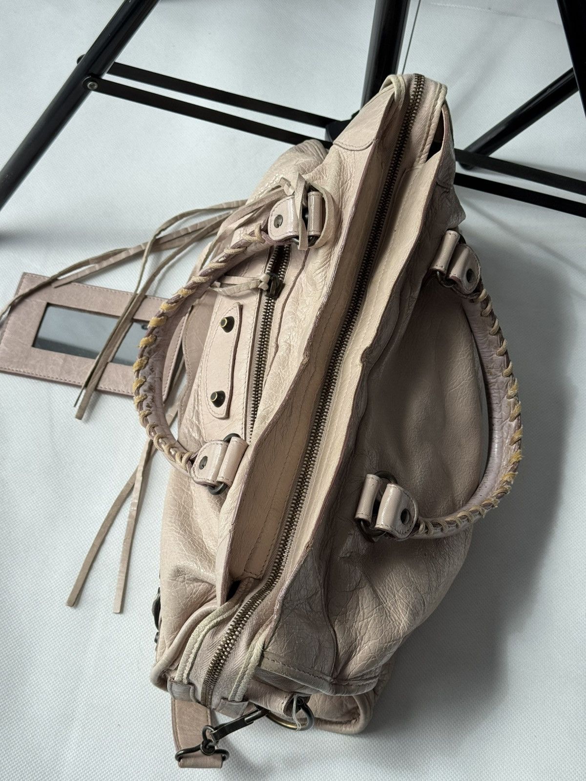 Balenciaga Vintage Balenciaga 00s City Bag Distressed Leather Handbag Size ONE SIZE - 9 Thumbnail