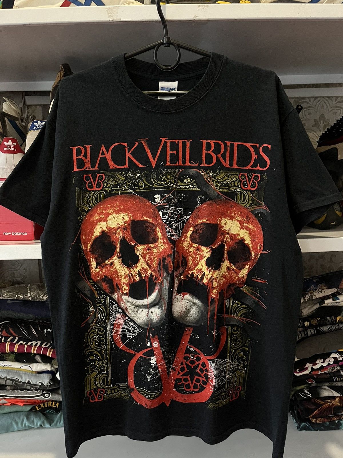 Vintage Black Veil Brides 2013 Tour t-shirt - Tops