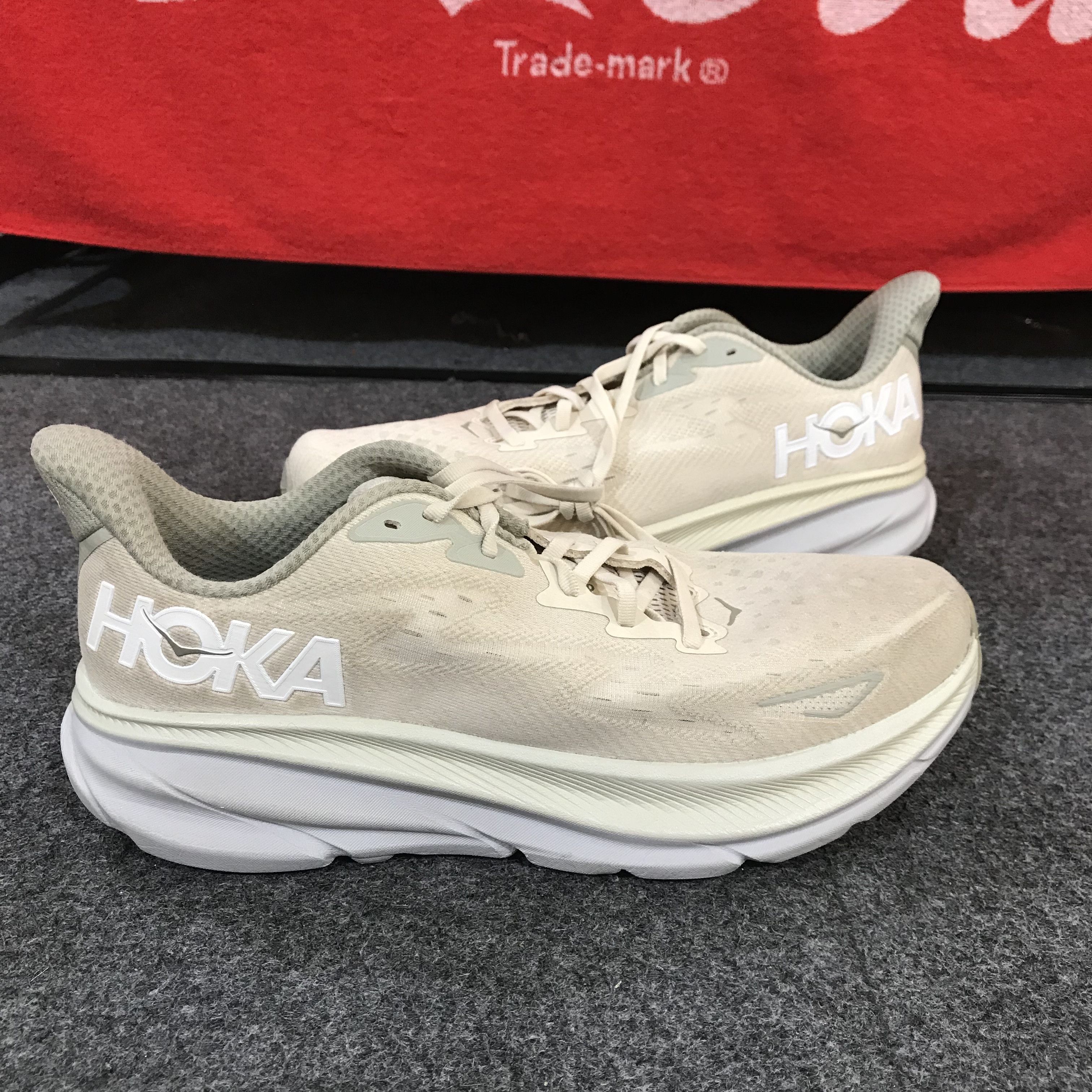 Hoka Hoka Clifton 9/H Tennis shoes Size 10.5 uk 45 eur 29 cm Size US 11 / EU 44 - 9 Thumbnail