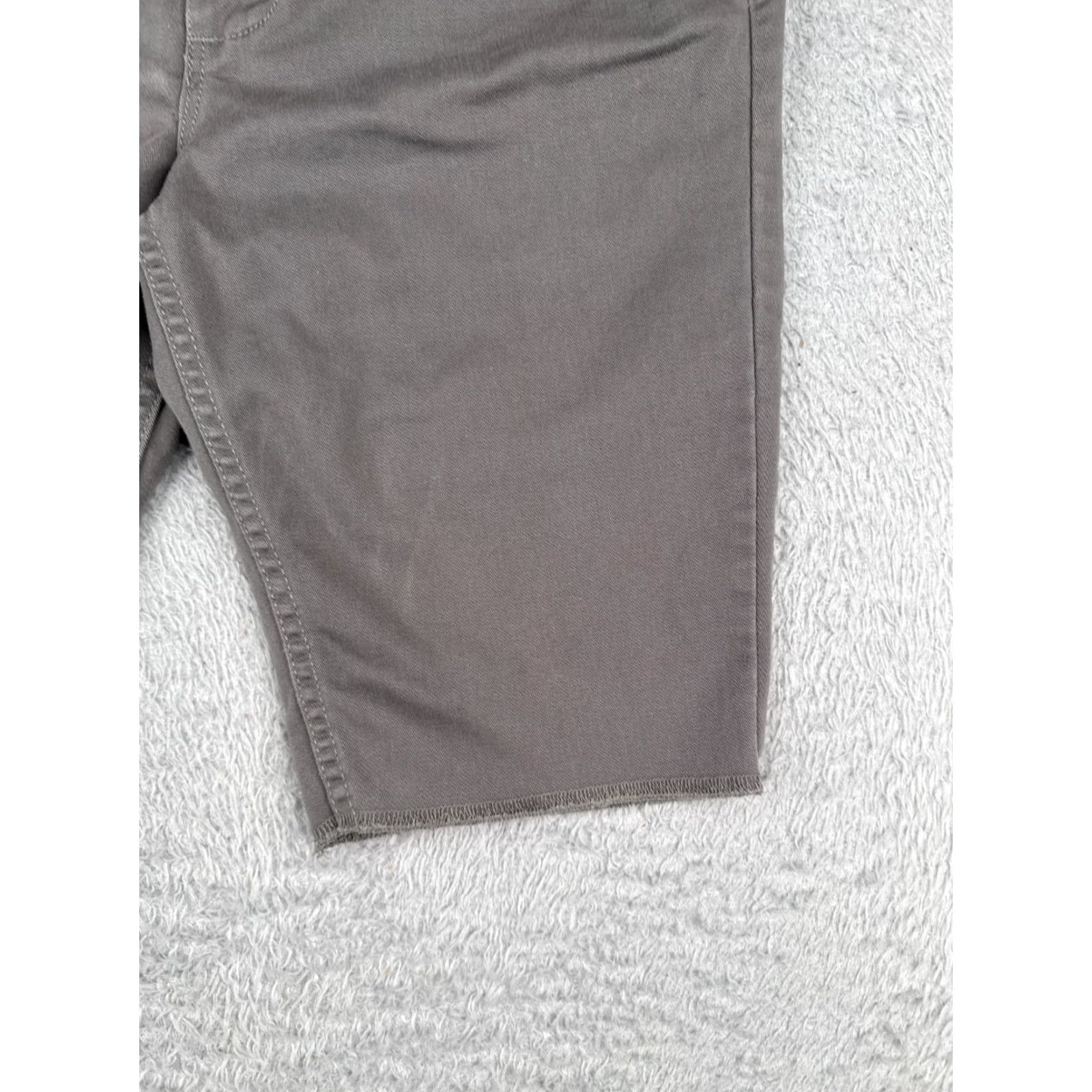 Volcom Volcom Shorts Men 30 Gray Cotton Blend Twill Skateboard Beach 11" Raw Hem Mens Size US 30 / EU 46 - 2 Thumbnail