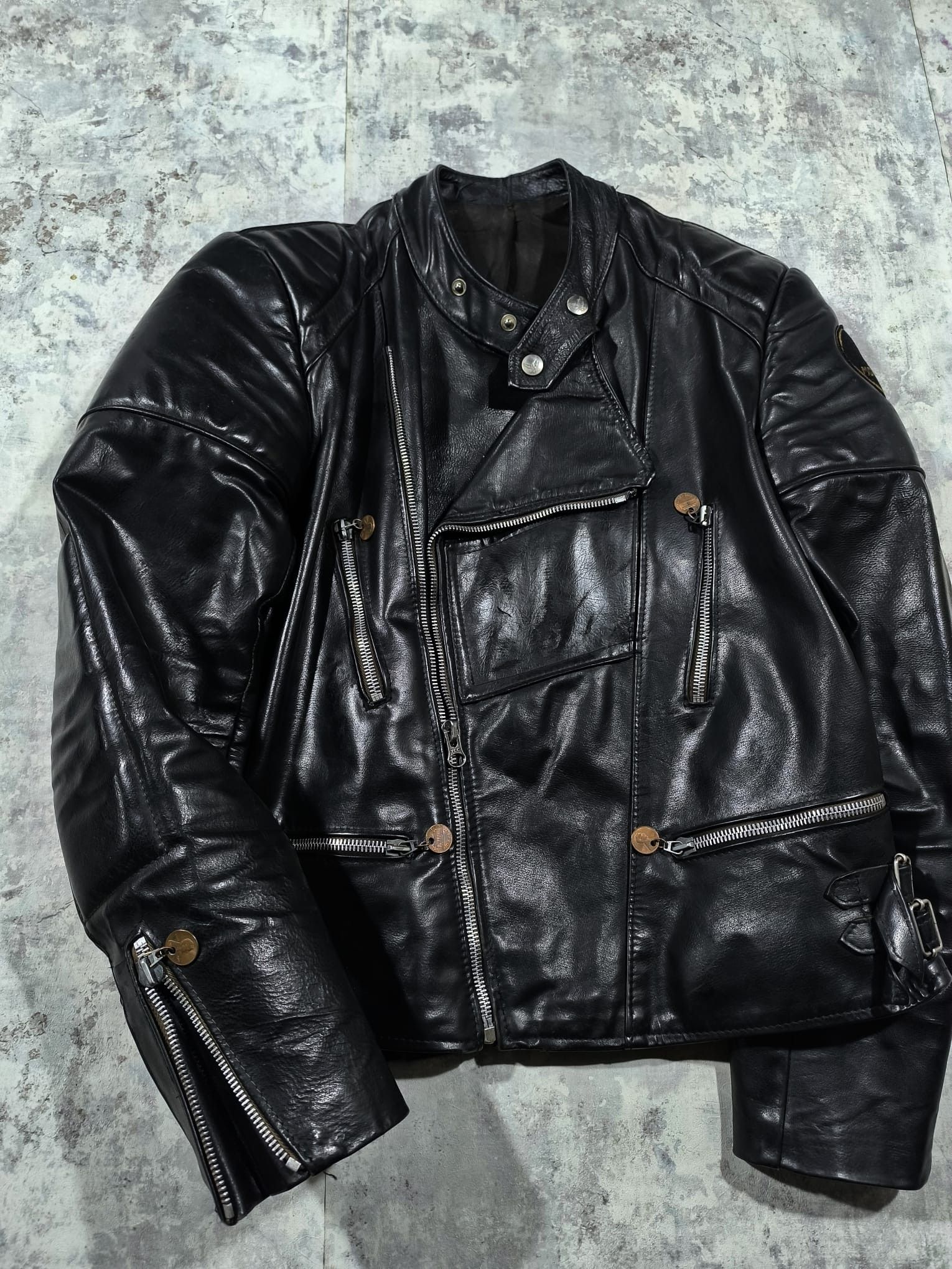 Leather vintage heavyweight trashed moto biker leather jacket 80s Size US L / EU 52-54 / 3 - 14 Thumbnail