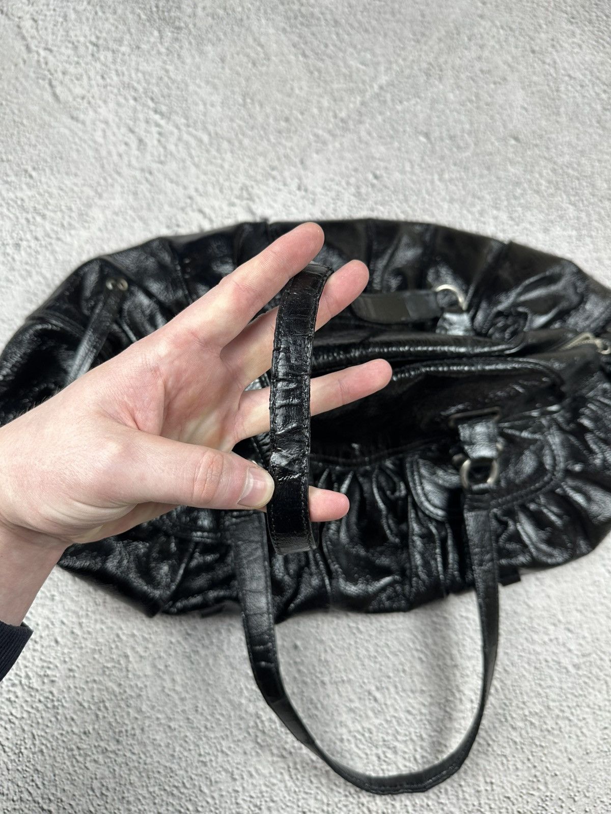 Moschino Moschino Black Patent Shoulder Bag Luxury Distressed Y2K SK8 Size ONE SIZE - 19 Thumbnail