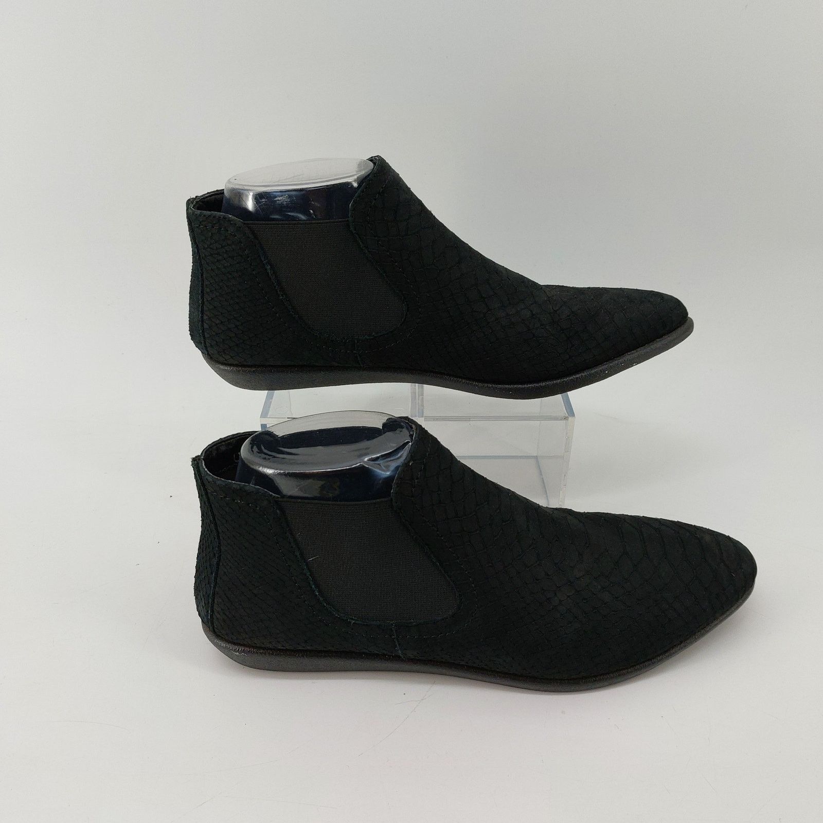 Other The Flexx Black Chelsea Bootie Animal Embossed US 8 Almond Size US 8 / IT 38 - 9 Thumbnail