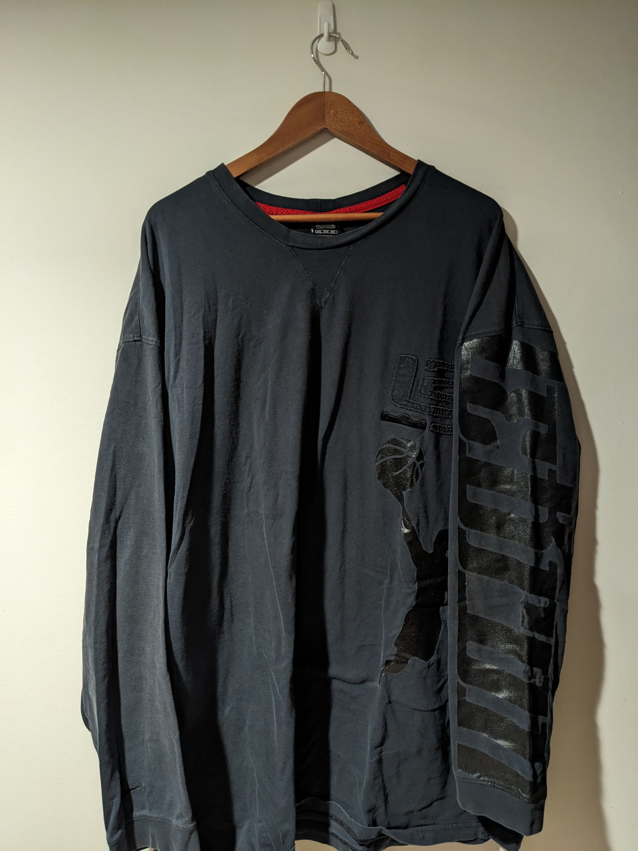 Jordan Brand × Nike × Vintage Vintage Y2K Michael Jordan 23 Nike Basketball Long-Sleeve Size US XXL / EU 58 / 5 - 1 Thumbnail