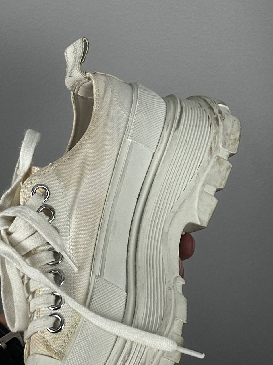Alexander McQueen Alexander McQueen Tread Slick White Canvas Low Top Sneakers Size US 6 / IT 36 - 6 Thumbnail
