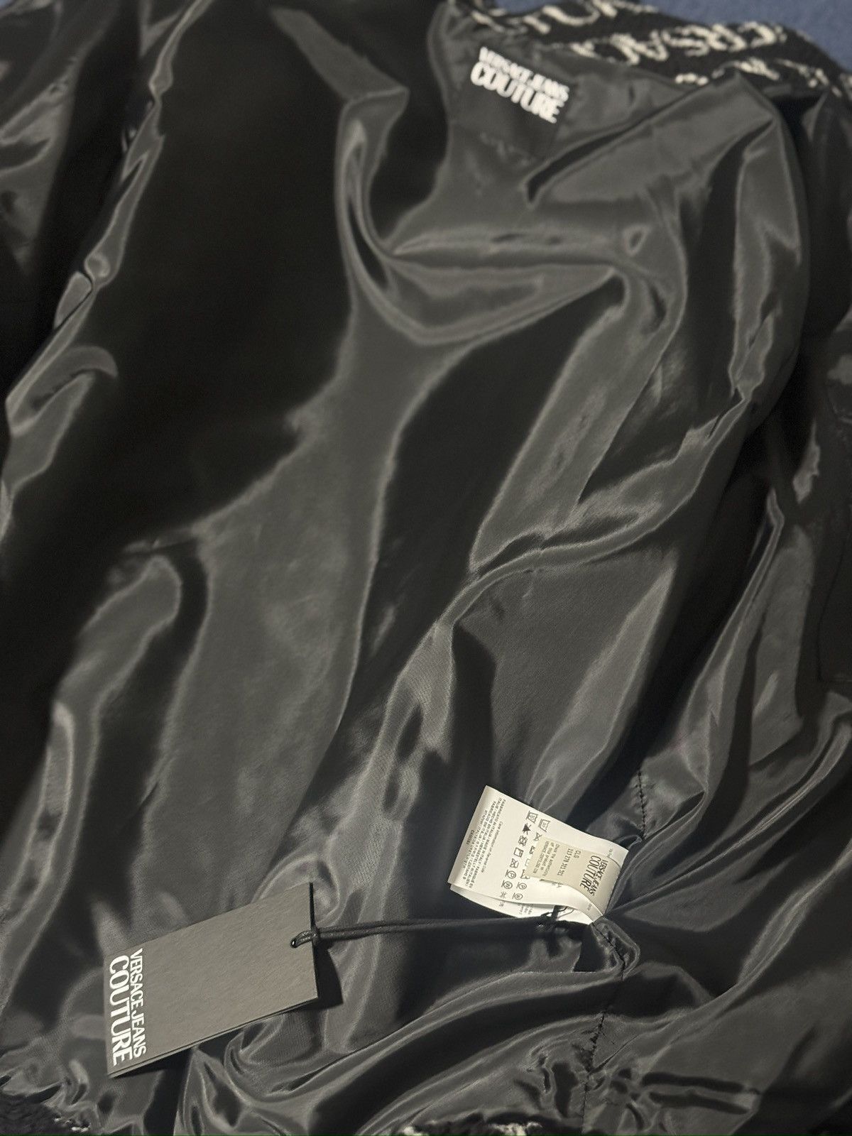 Versace Jeans Couture 399 Size US XL / EU 56 / 4 - 6 Thumbnail