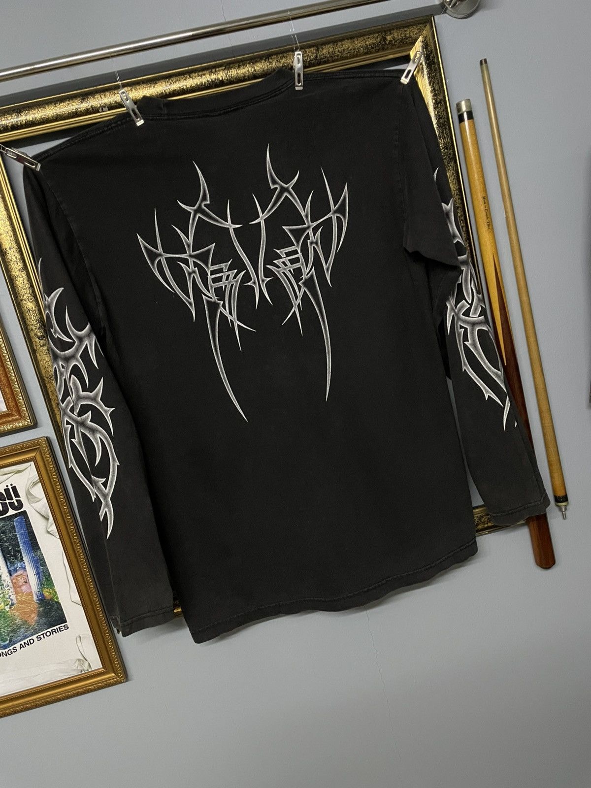 Vintage Vintage 1990s Tribal Knife Tattoo Sunfaded Distressed Tshirt Size US M / EU 48-50 / 2 - 8 Thumbnail