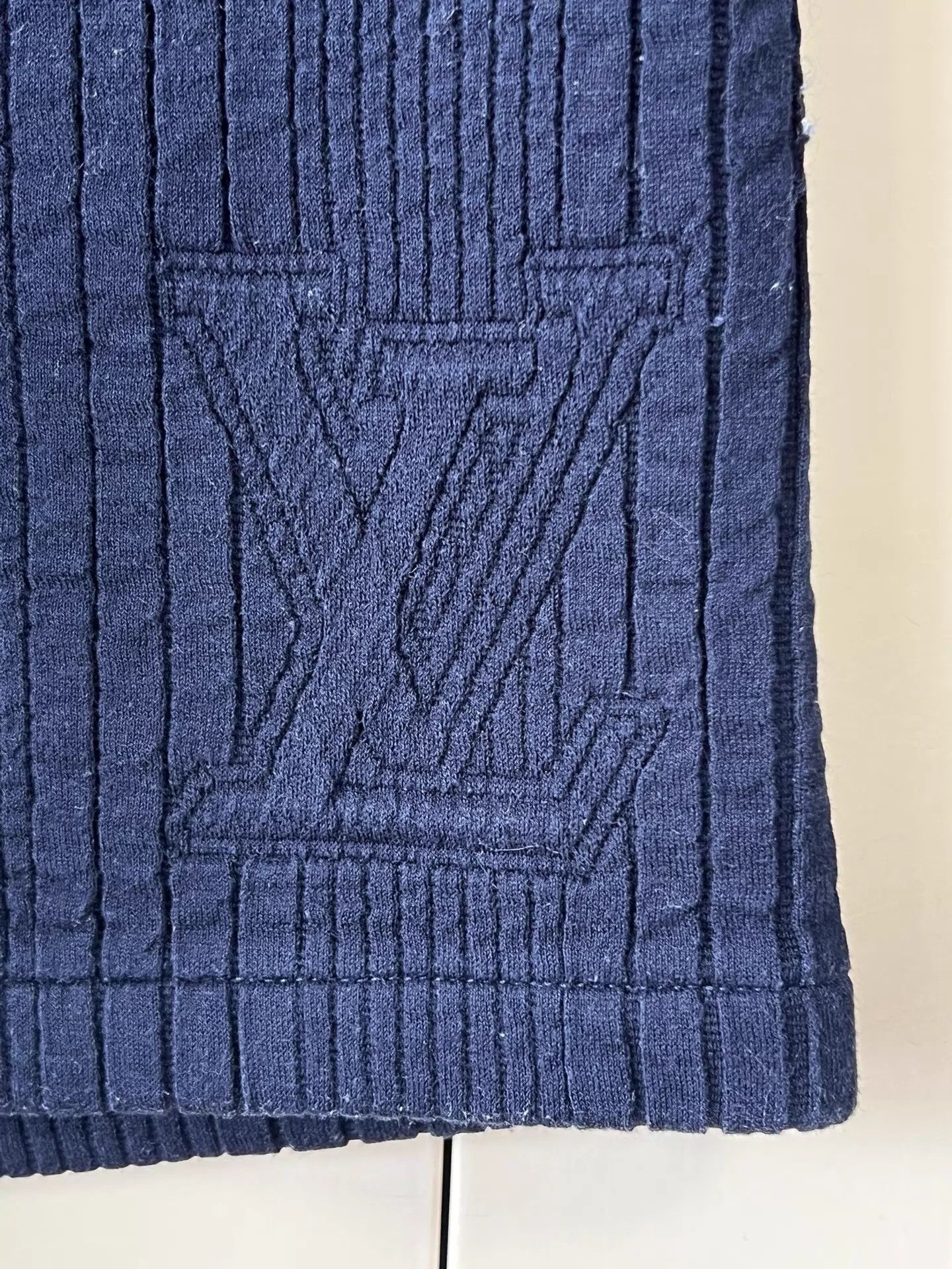 Louis Vuitton Louis Vuitton Men's Navy Big Logo S Shorts Size US 29 - 4 Thumbnail