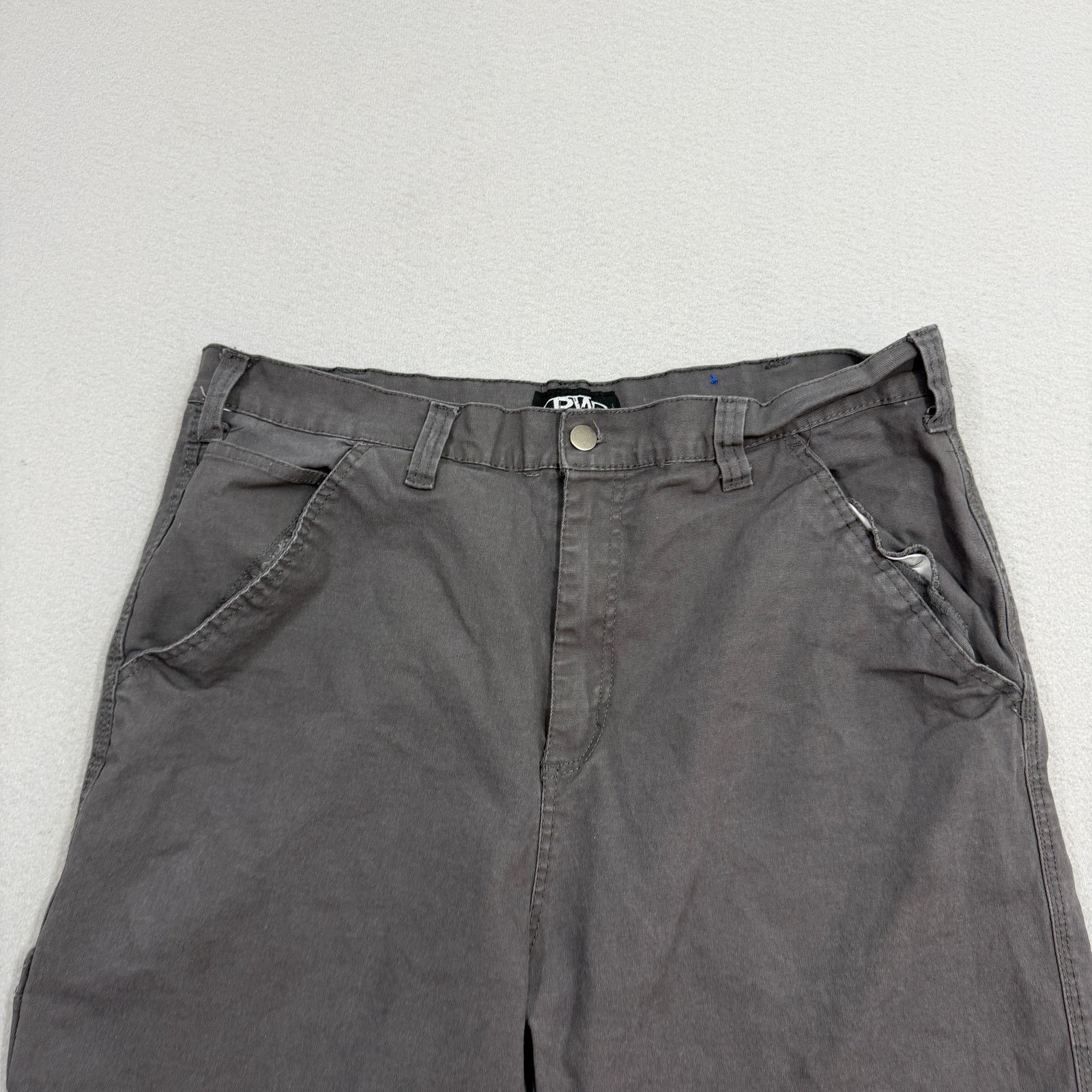 Vintage Rugged Wear Cargo Shorts Men' 36 Gray 10" Inseam Utility Size US 36 / EU 52 - 2 Thumbnail