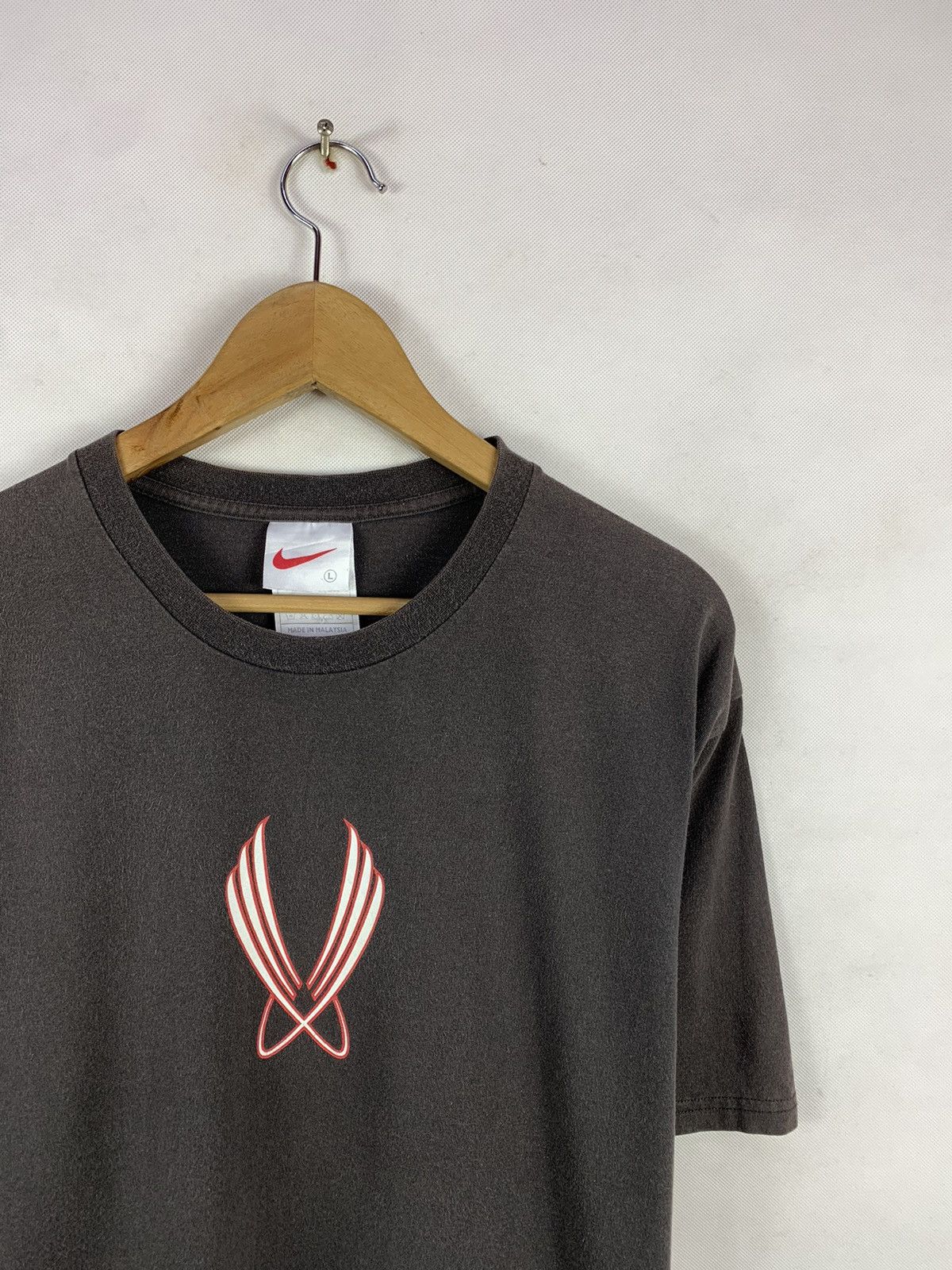 Nike Steals! Vintage Y2K Nike Small Swoosh Tee Size US L / EU 52-54 / 3 - 3 Thumbnail