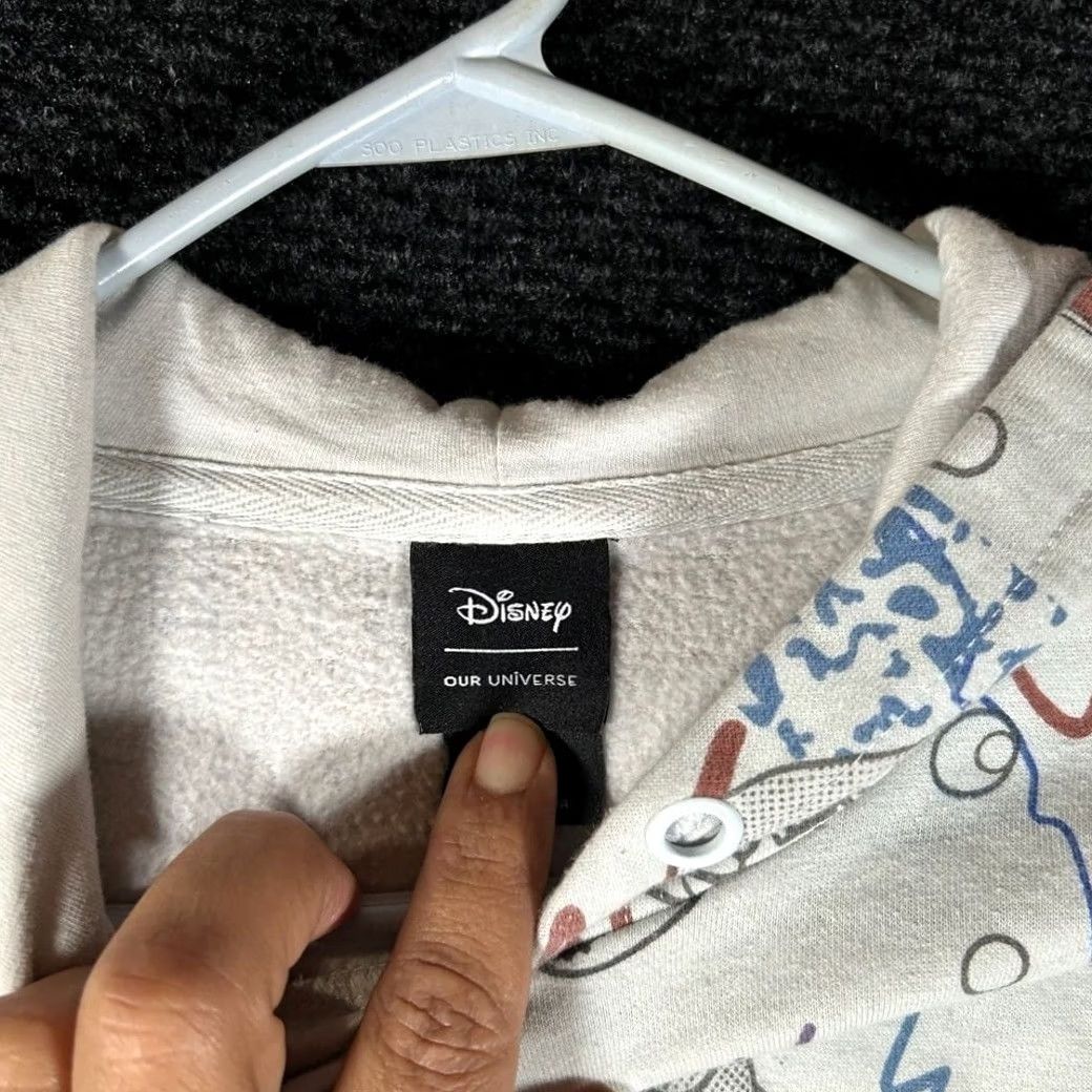 Disney VINTAGE Disney Our Universe Boxlunch Stitch Ohana All Over Print Hoodie Women S White Size S / US 4 / IT 40 - 2 Thumbnail