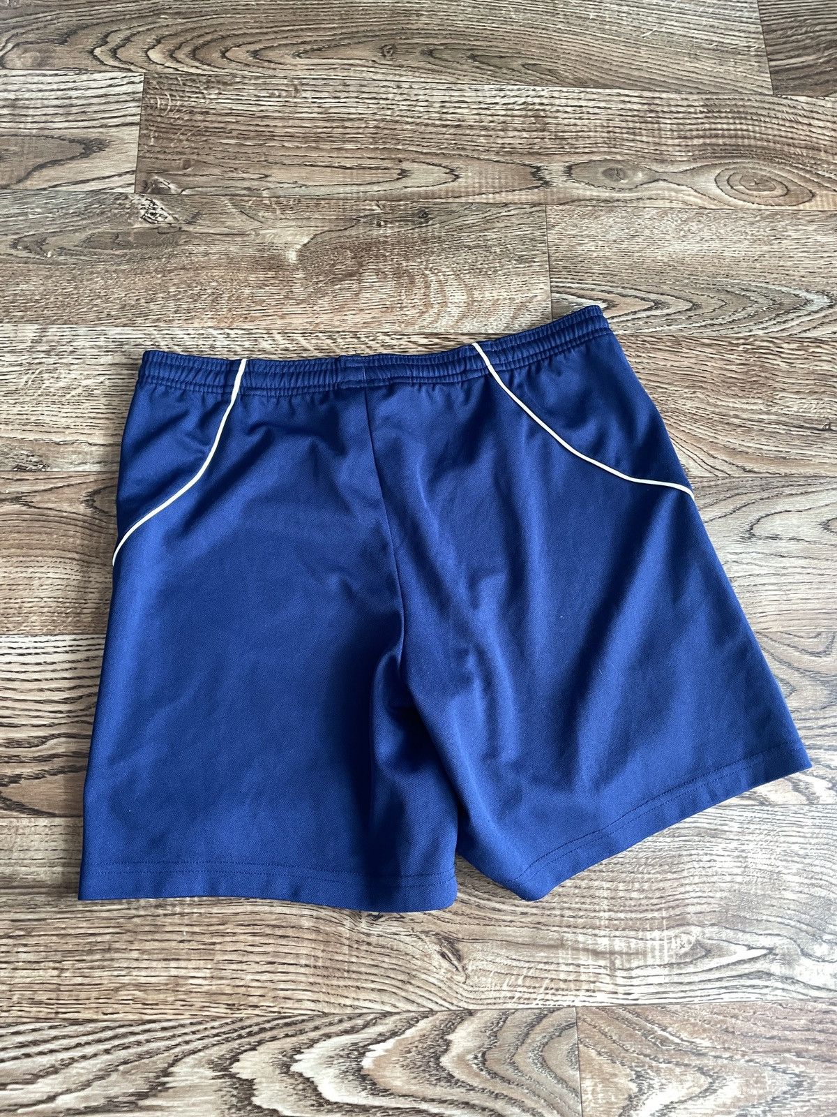 Adidas × Vintage Vintage Adidas shorts streetwear y2k casual style size S Size US 30 / EU 46 - 8 Thumbnail