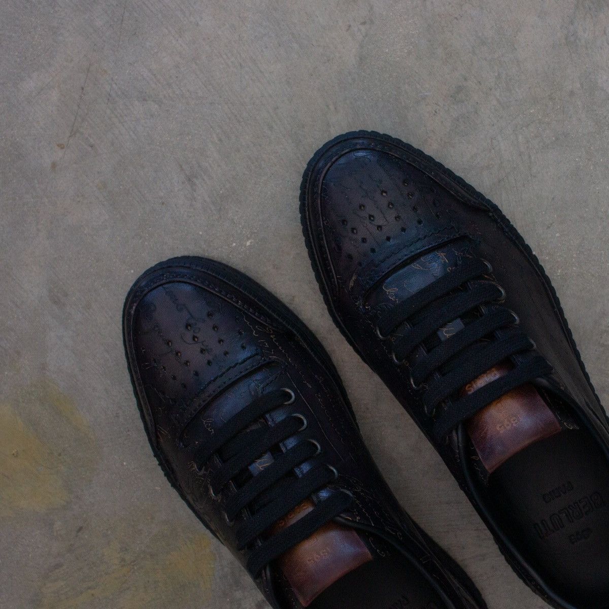 Berluti 1.6k$ BERLUTI Playtime Scritto Leather Low-Top Sneakers US7 Size US 7 / EU 40 - 5 Thumbnail