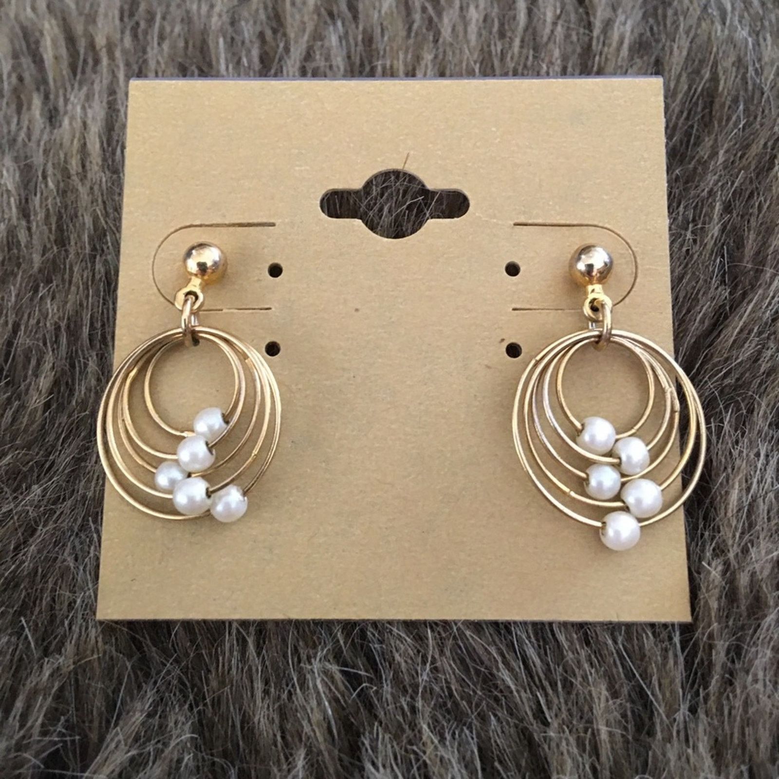Vintage Vintage Avon 1994 delicate pearly hoop earrings Size ONE SIZE - 2 Thumbnail