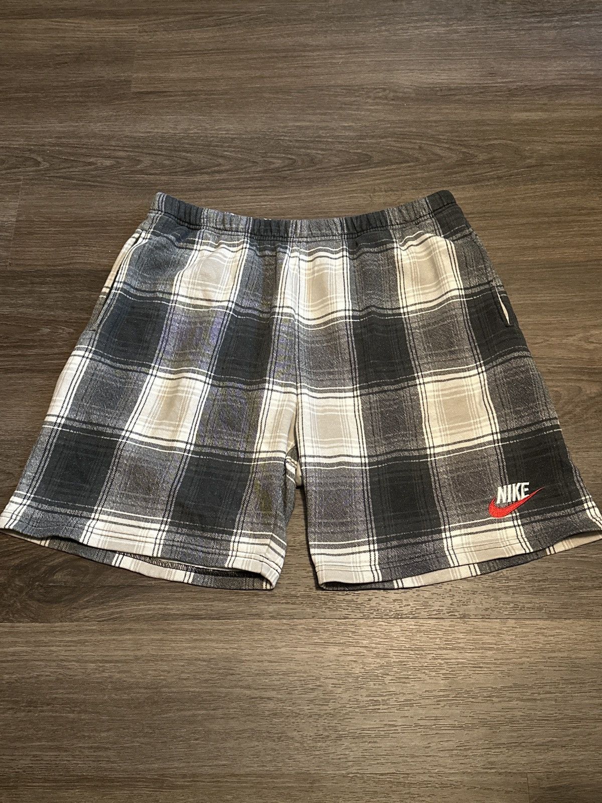 Nike × Supreme Supreme Plaid Nike Sweatshort Size US 32 / EU 48 - 1 Thumbnail