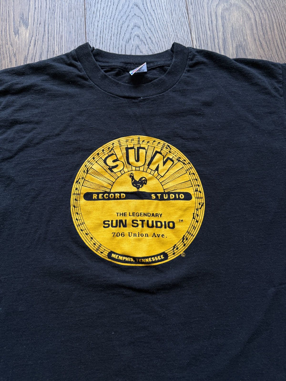 Vintage Vintage 90s Sun Records Elvis Presley Label Band Promo Tee Size US XL / EU 56 / 4 - 4 Thumbnail