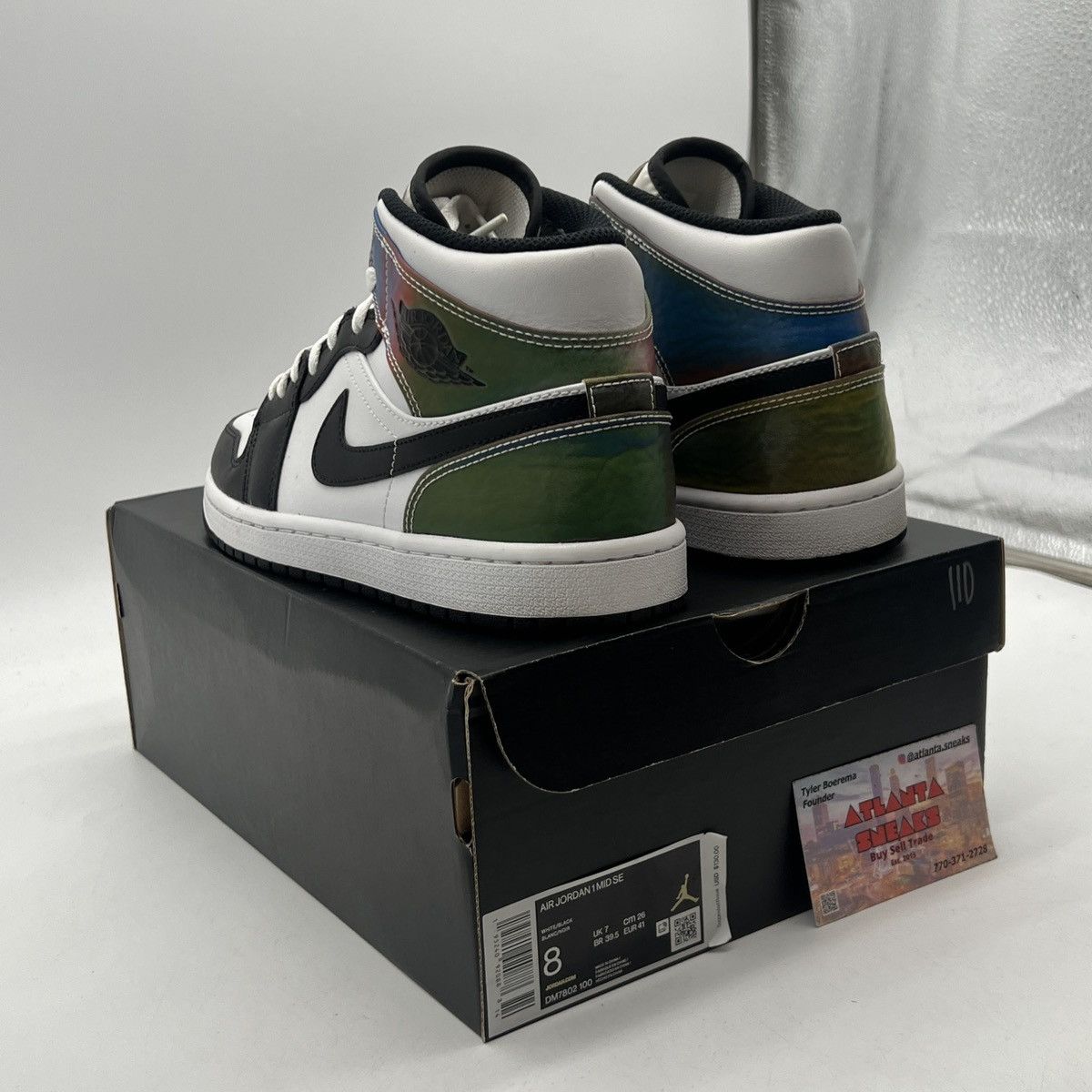Nike Air Jordan 1 mid heat reactive color change Size US 8 / EU 41 - 4 Thumbnail