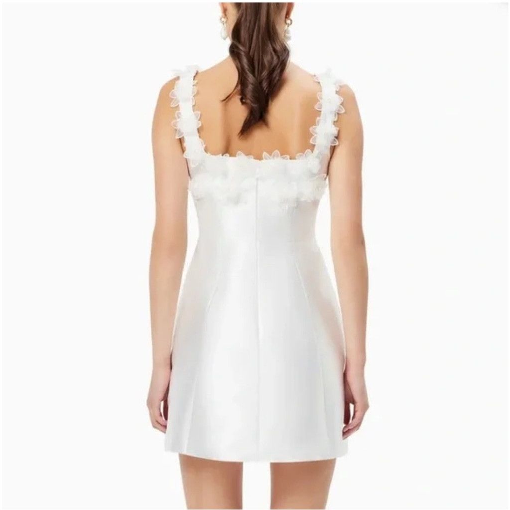 Designer NWOT ELLIATT White Floral Appliqué Mini Dress – Size S Size S / US 4 / IT 40 - 8 Thumbnail