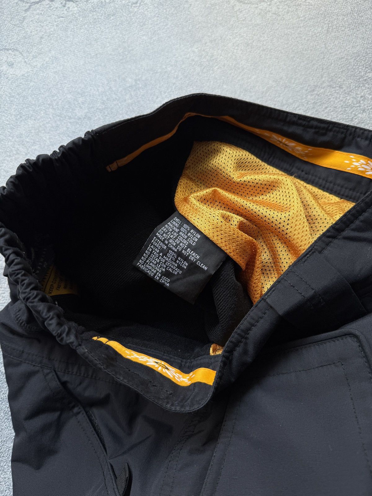 Oakley vintage 90s oakley ski pants rare gorpcore streetwear Size US 32 / EU 48 - 13 Thumbnail