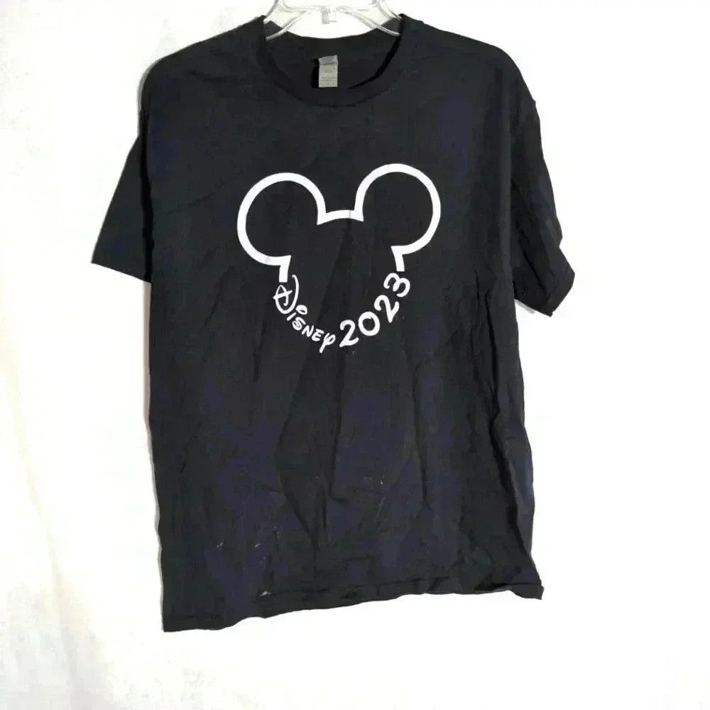 Gildan Black Disney 2023 Mickey Mouse outline tshirt sz L Size US L / EU 52-54 / 3 - 1 Thumbnail