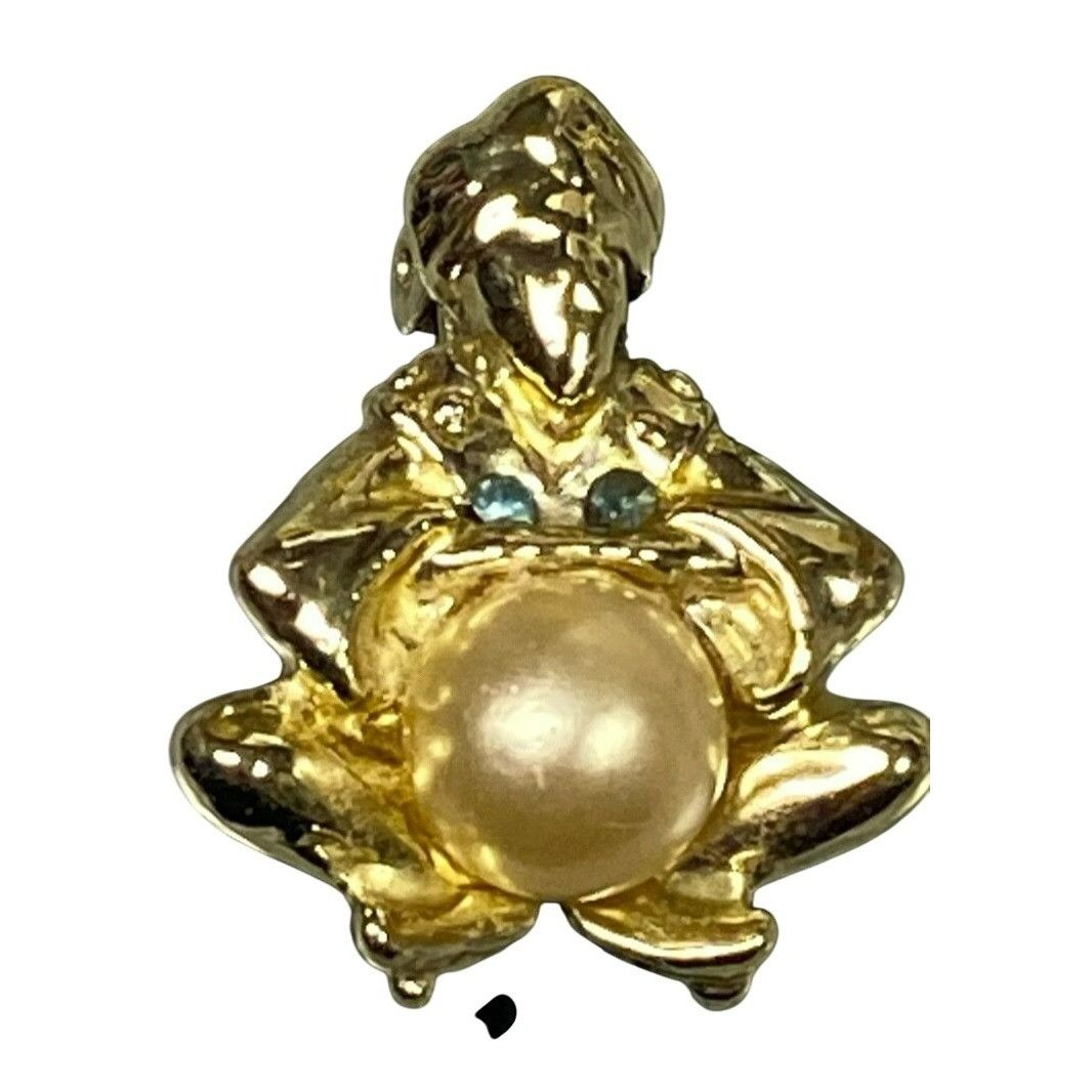 Other Rare Vintage Gold Tone Genie Fortune Teller Brooch With Pear Size ONE SIZE - 1 Thumbnail