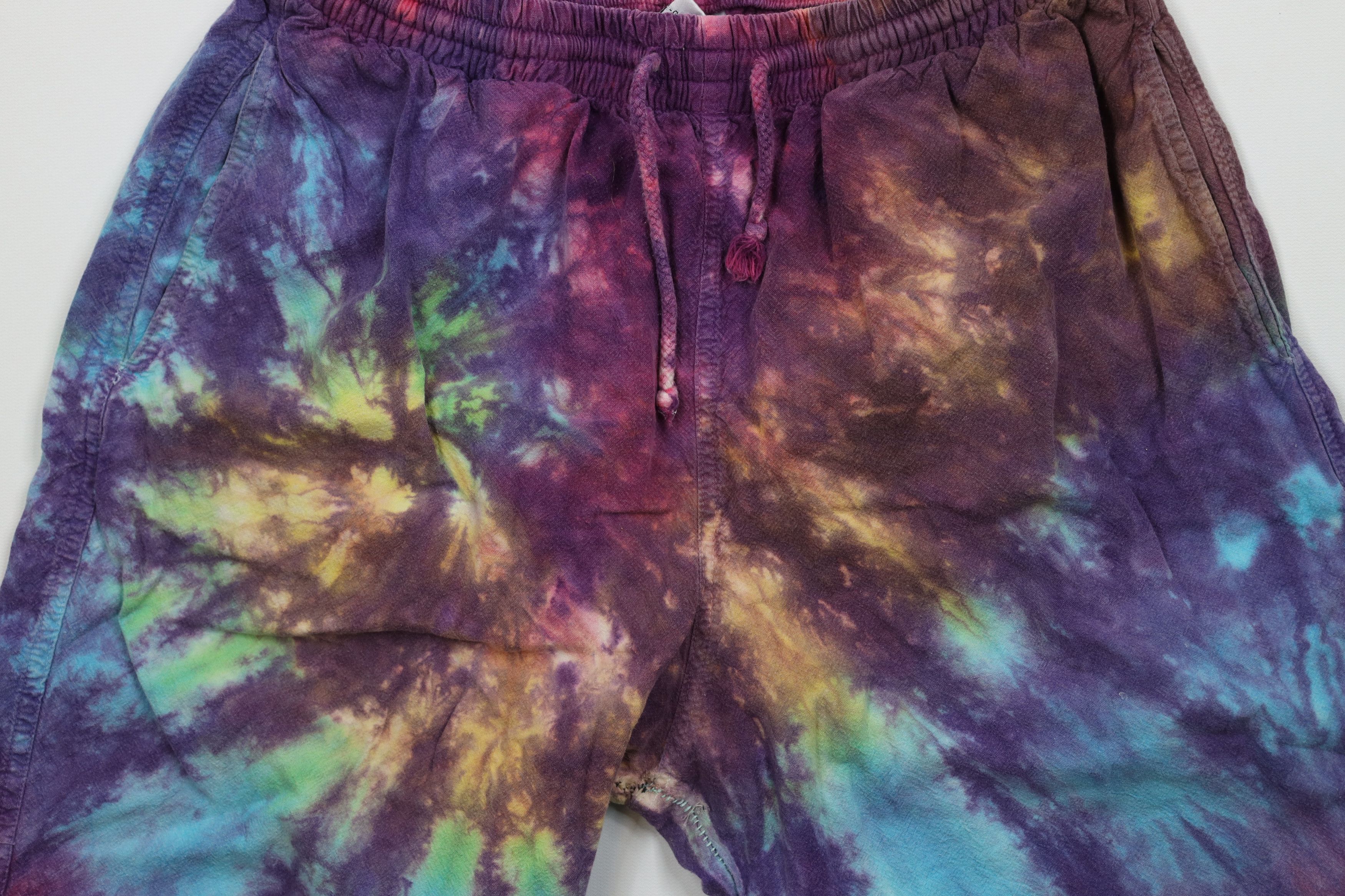 Vintage Vintage 90s Streetwear Rainbow Tie Dye Acid Wash Shorts Size US 30 / EU 46 - 3 Thumbnail