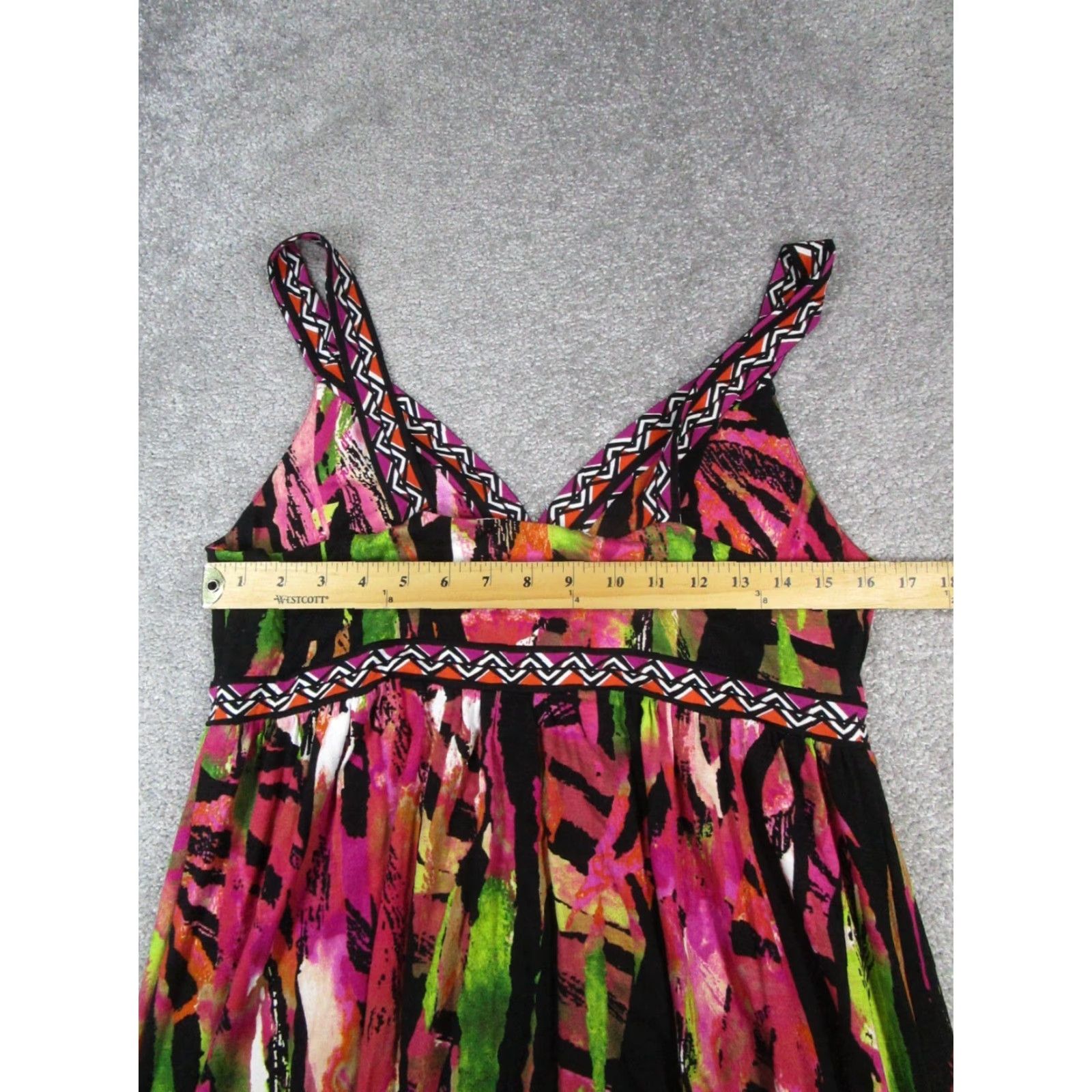 what is a bodycon maxi dress White Long Dress Otoway Maxi Dress Size 10 Men's Size:6 US Three-piece suits The rich chocolate hue Regina Once Upon a