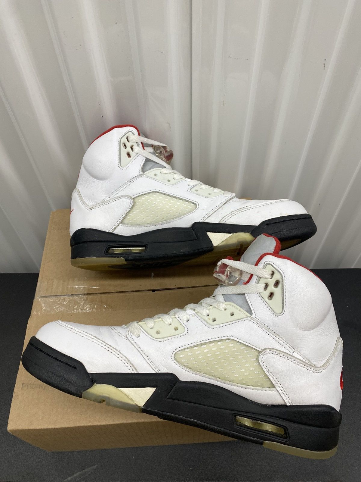 Jordan Brand Nike Air Jordan Retro 5 Fire Red Size 9 Men Size US 9 / EU 42 - 4 Thumbnail