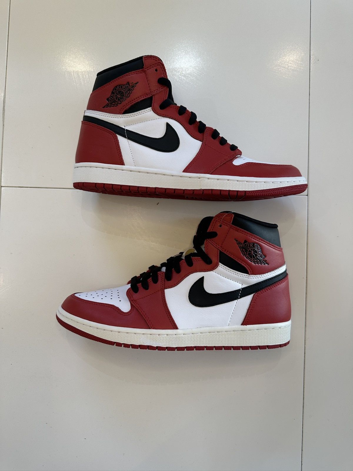 Jordan Brand Jordan 1 Chicago 2015 Size US 11 / EU 44 - 1 Thumbnail