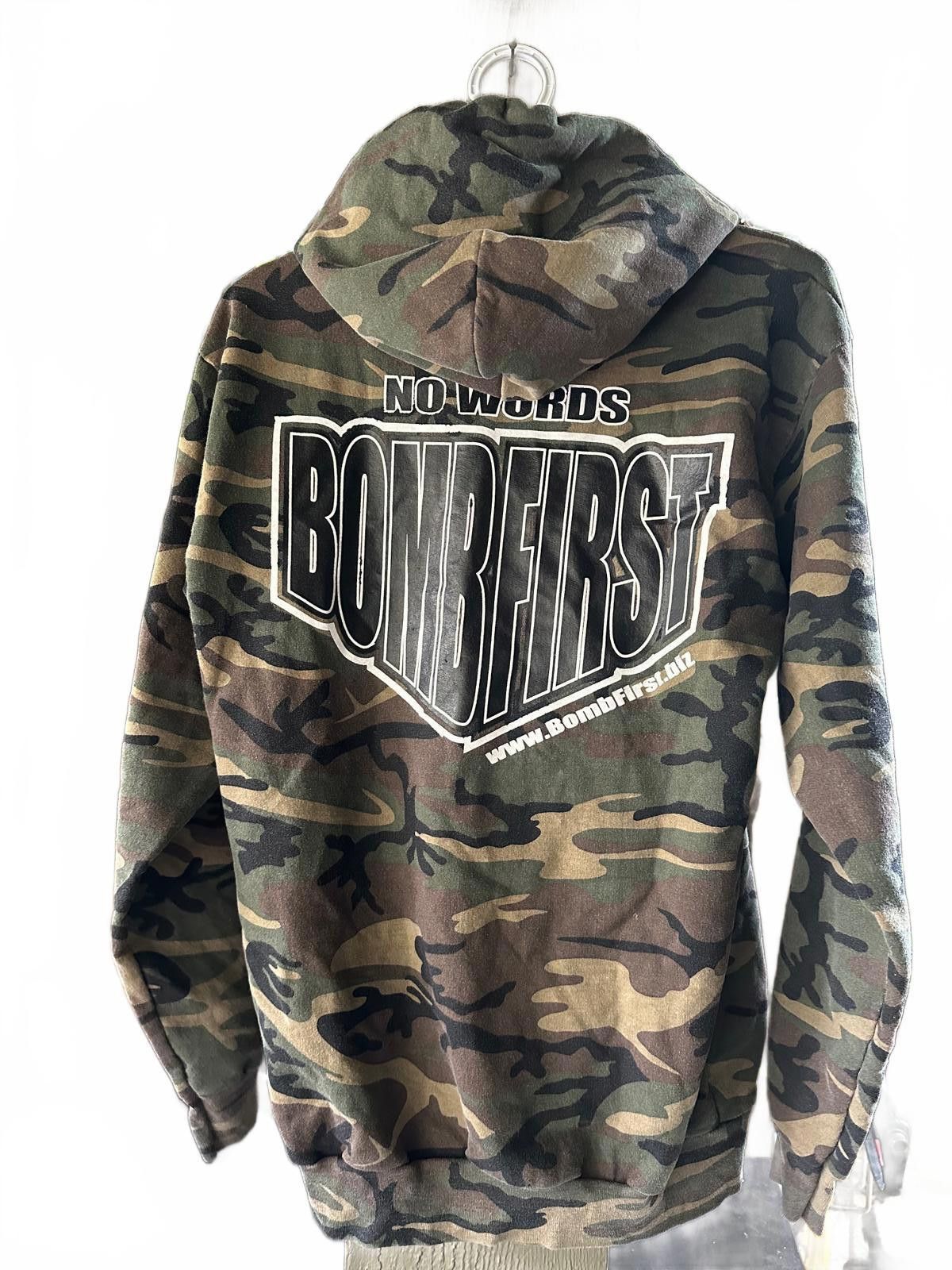 Designer Vintage Bomb First Camo Hoodie Small Hip Hop Streetwear Size US S / EU 44-46 / 1 - 3 Thumbnail