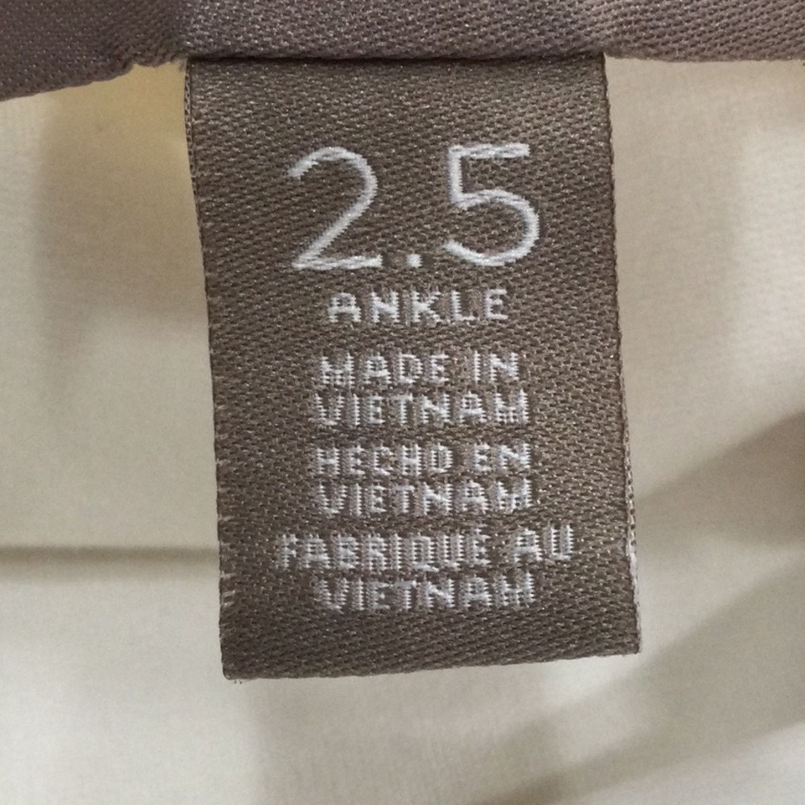 Chicos Fabulously Slimming by Chico's White Ankle Pant Sz 2.5/L/14 Size 36" / US 14 / IT 50 - 8 Thumbnail
