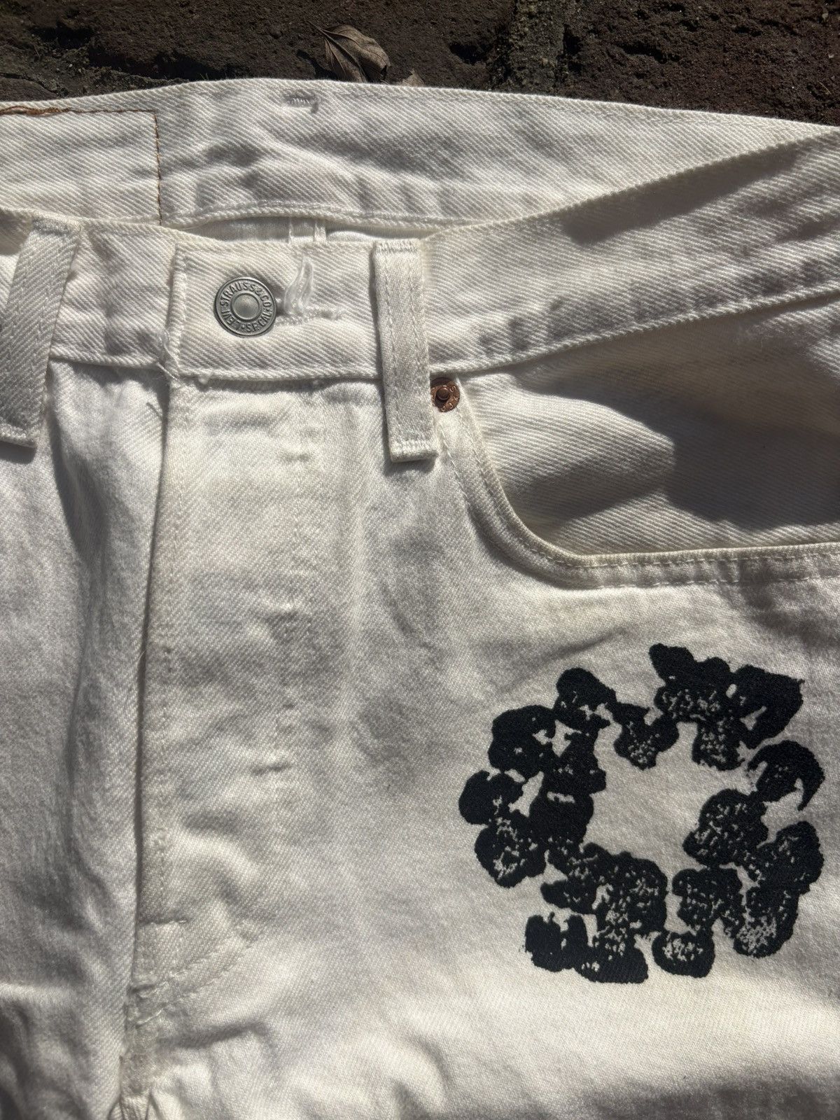 DENIM TEARS RARE Denim Tears White Cotton Wreath Levi’s Jeans Size 29 Size US 29 - 8 Thumbnail