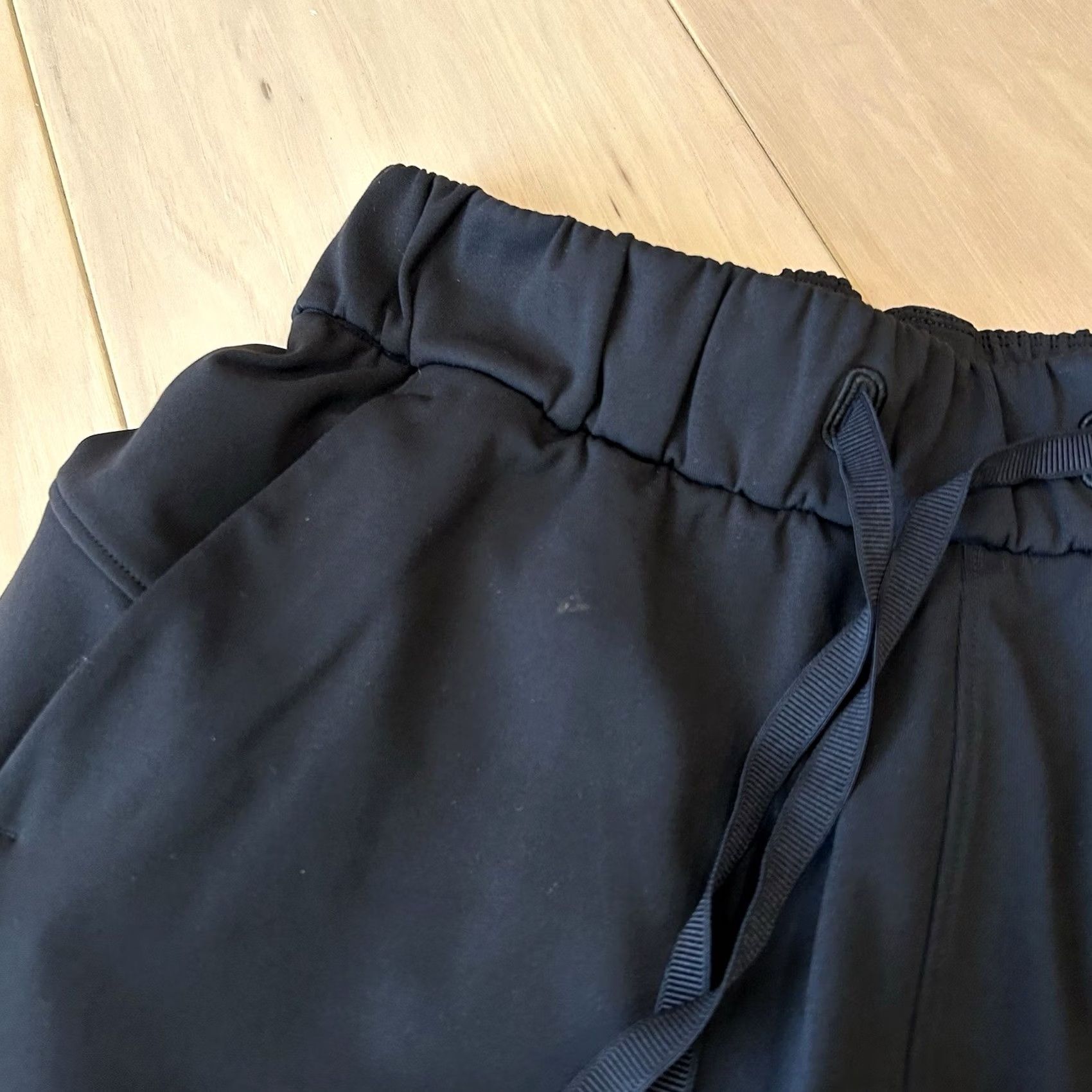 Lululemon Lululemon On the Fly Short Black 2.5" Inseam Women’s 2 Athletic Shorts Pants Black Size 26" / US 2 / IT 38 - 2 Thumbnail