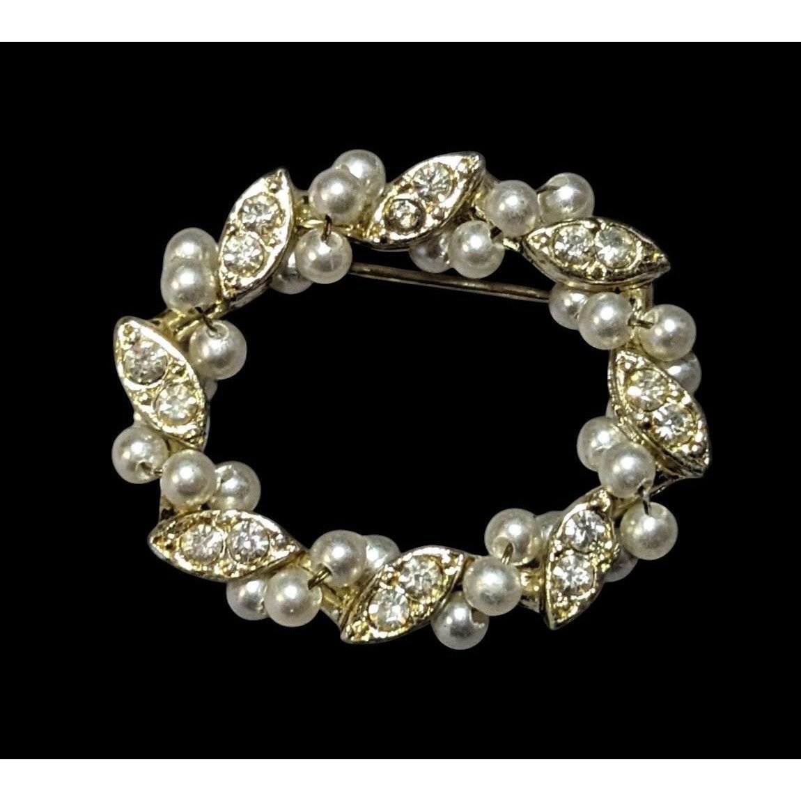 Other Vintage Gold Tone Rhinestone Faux Pearl Wreath Brooch Size ONE SIZE - 1 Thumbnail