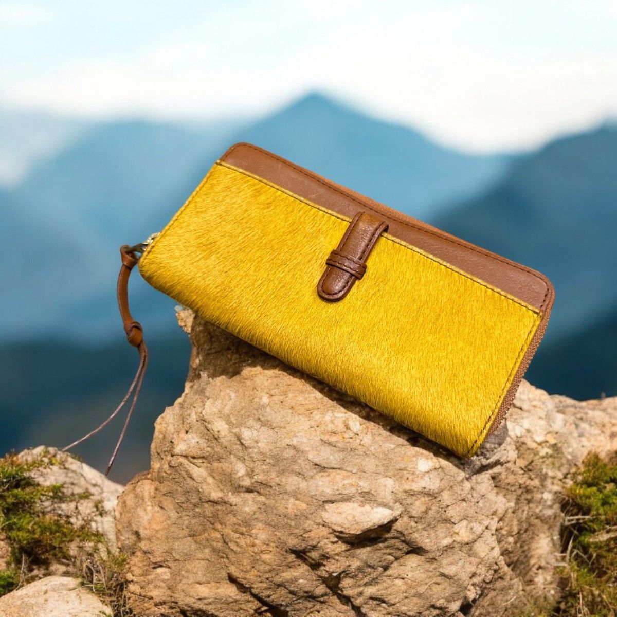 Issey Miyake × Japanese Brand × Leather ZUCCHERO FILATO CALF BODY HAIR WALLET BAG Size ONE SIZE - 1 Thumbnail